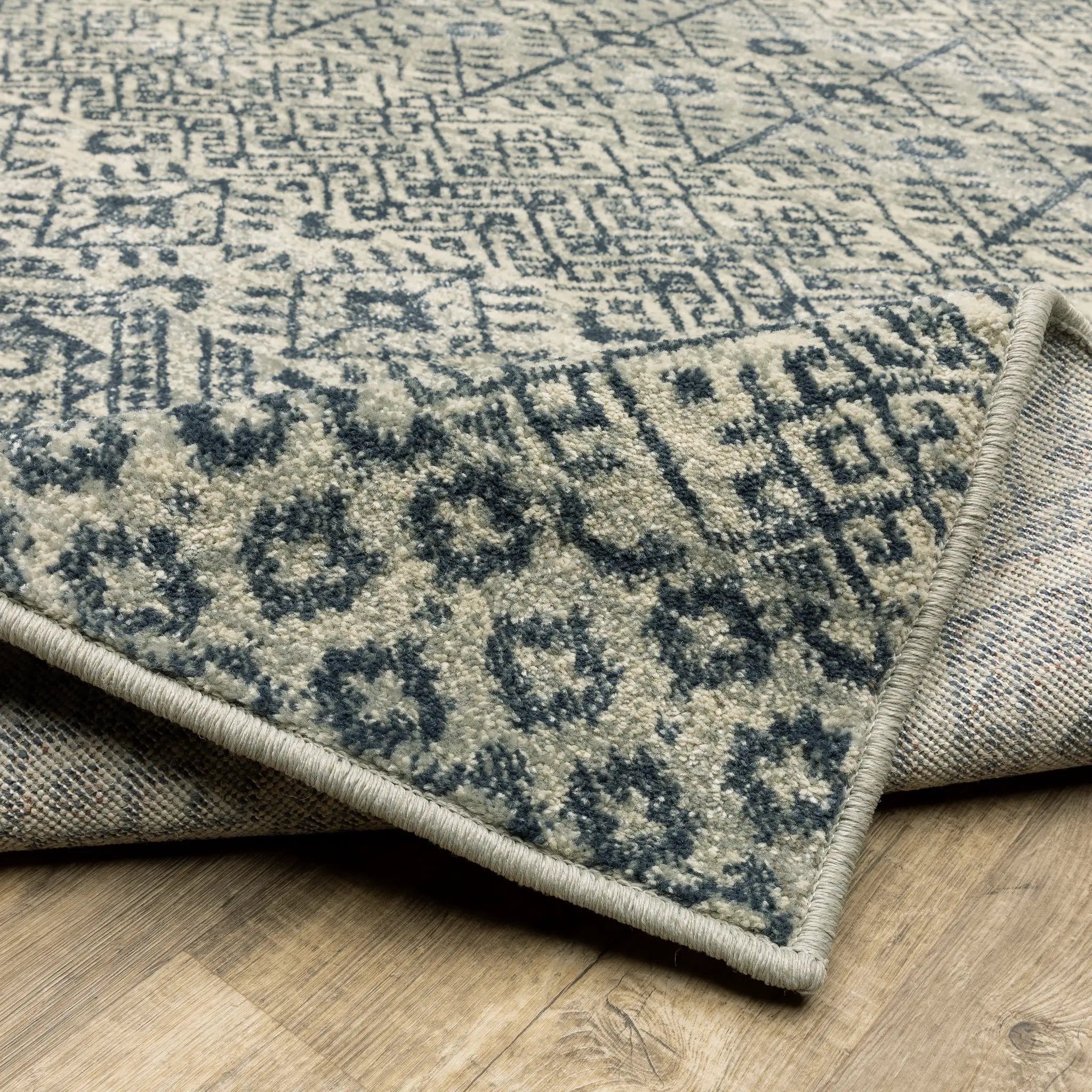 Branson BR02A Blue/ Beige Area Rug by Oriental Weavers