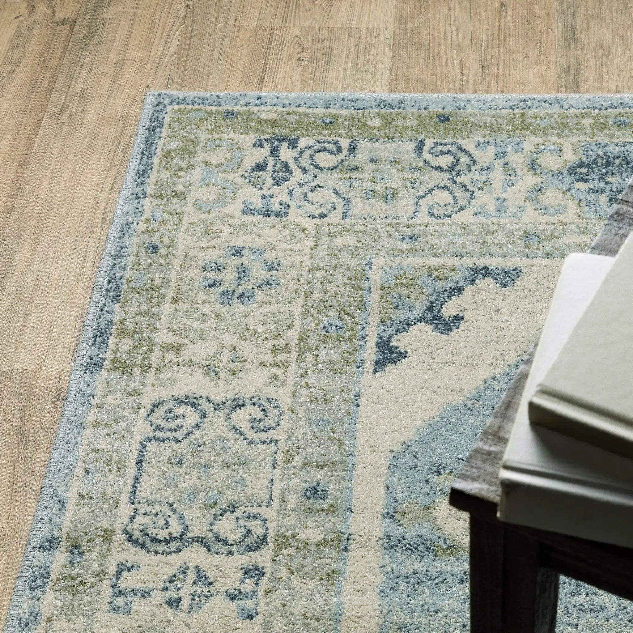Branson BR03A Blue/ Grey Area Rug by Oriental Weavers