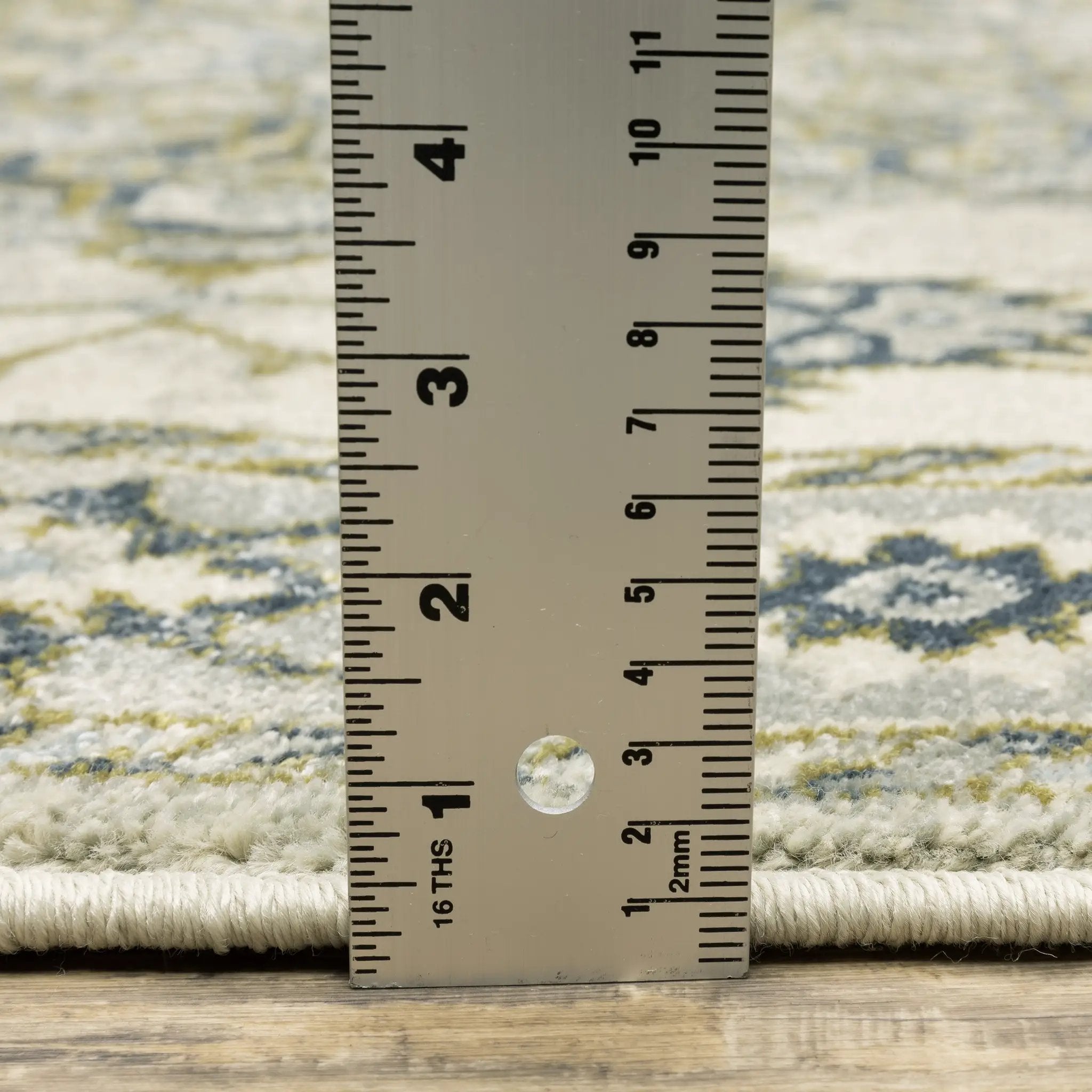 Branson BR04B Ivory/ Blue Area Rug by Oriental Weavers