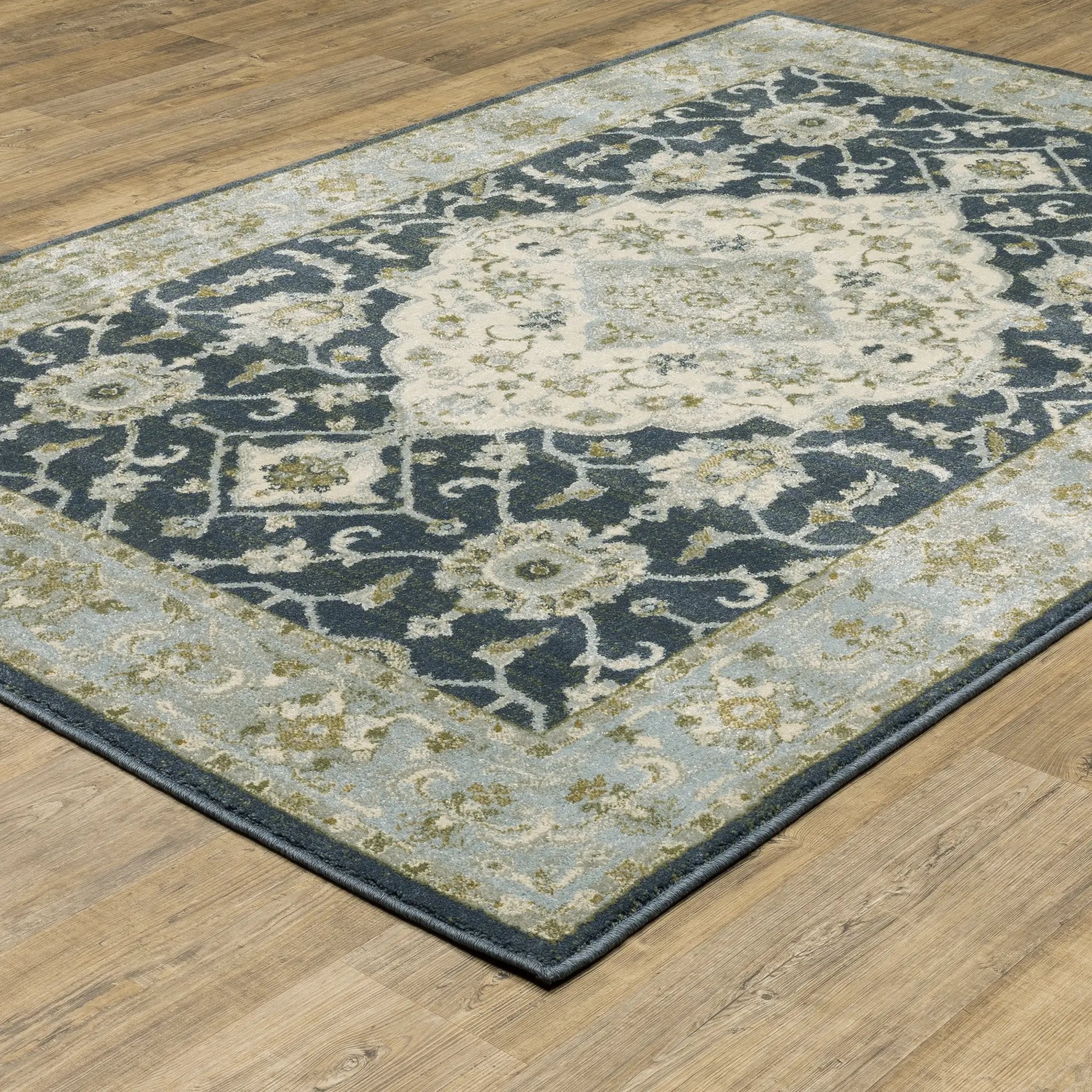 Branson BR05A Teal Blue/ Ivory Area Rug by Oriental Weavers