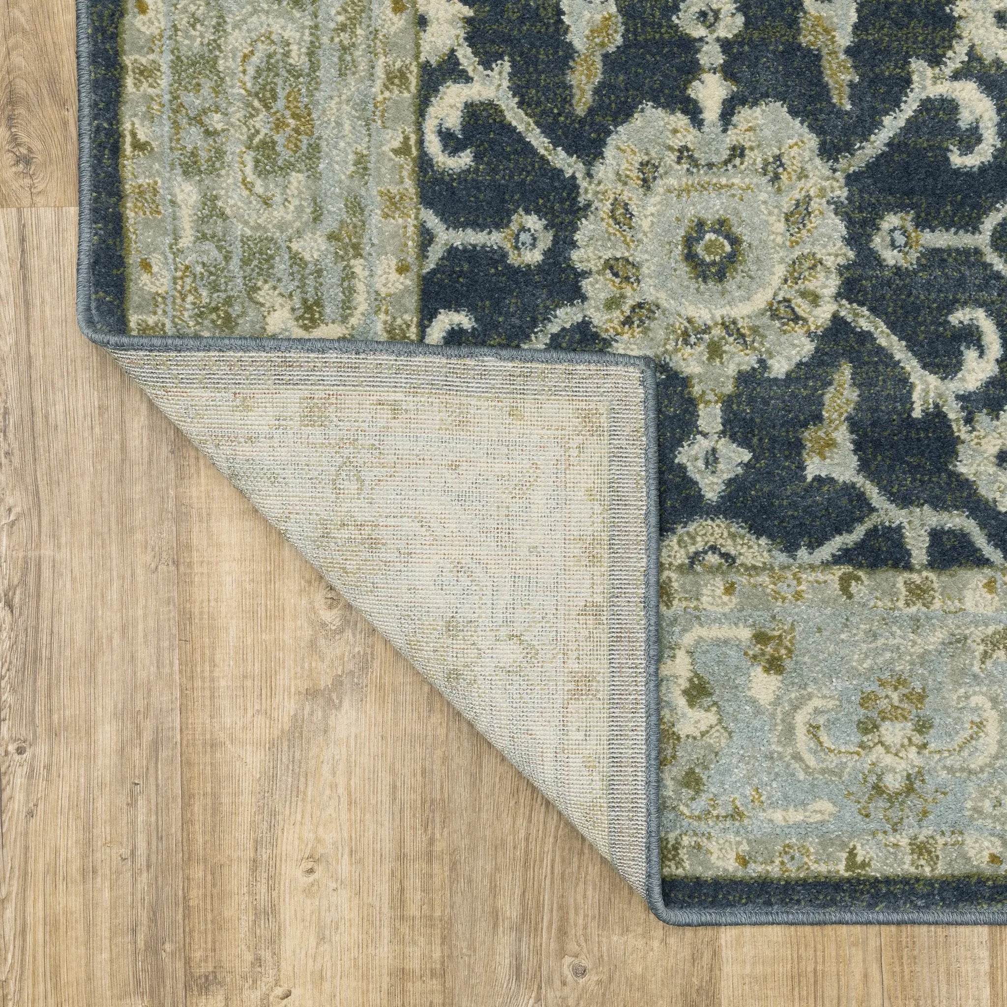 Branson BR05A Teal Blue/ Ivory Area Rug by Oriental Weavers