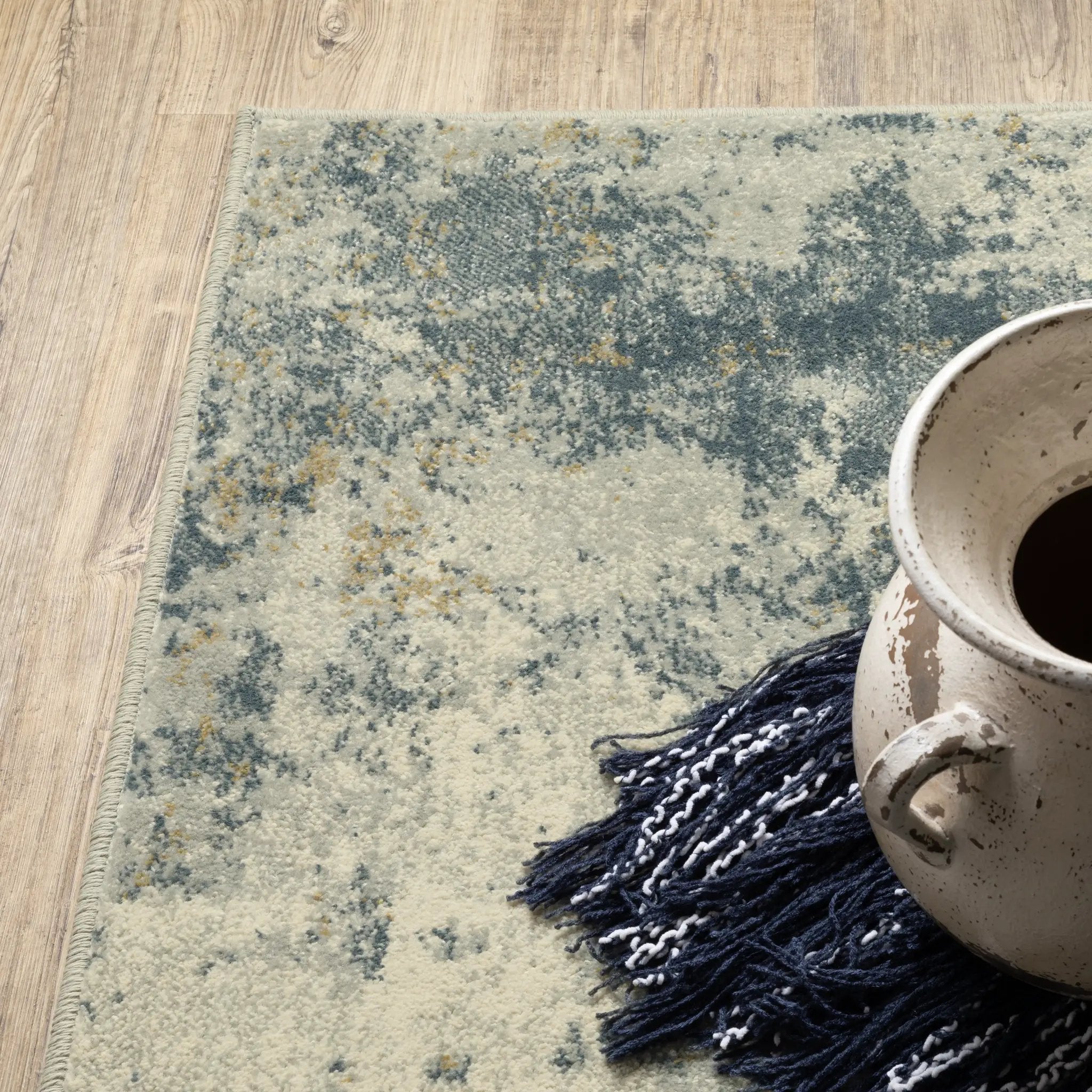 Branson BR12A Beige/ Teal Area Rug by Oriental Weavers