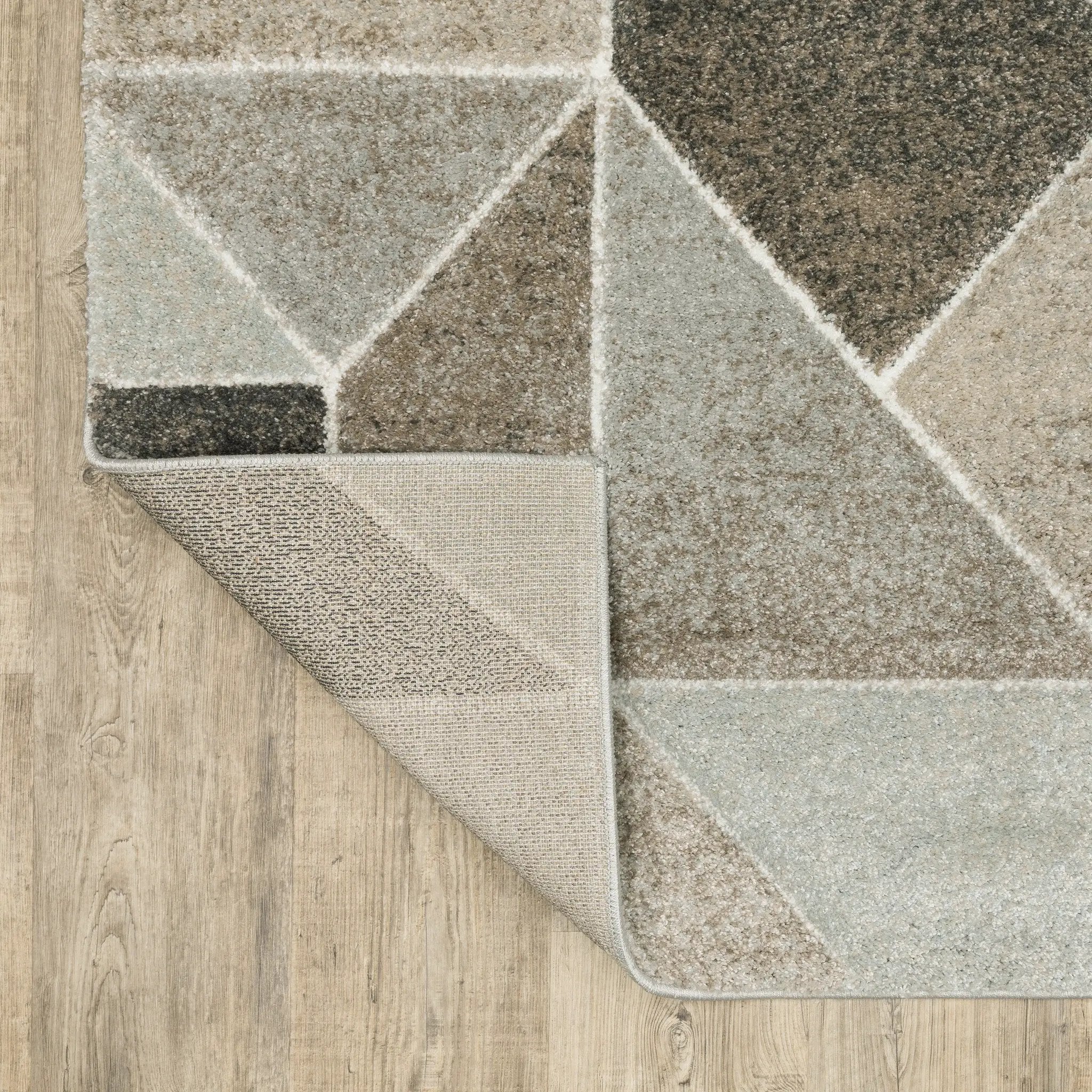 Cambria 004L2 Grey/ Brown Area Rug by Oriental Weavers