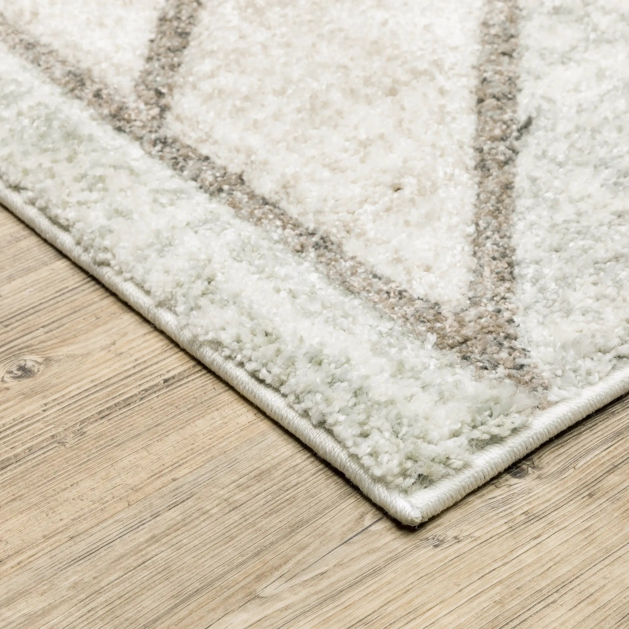 Cambria 5569B Grey/ Beige Area Rug by Oriental Weavers