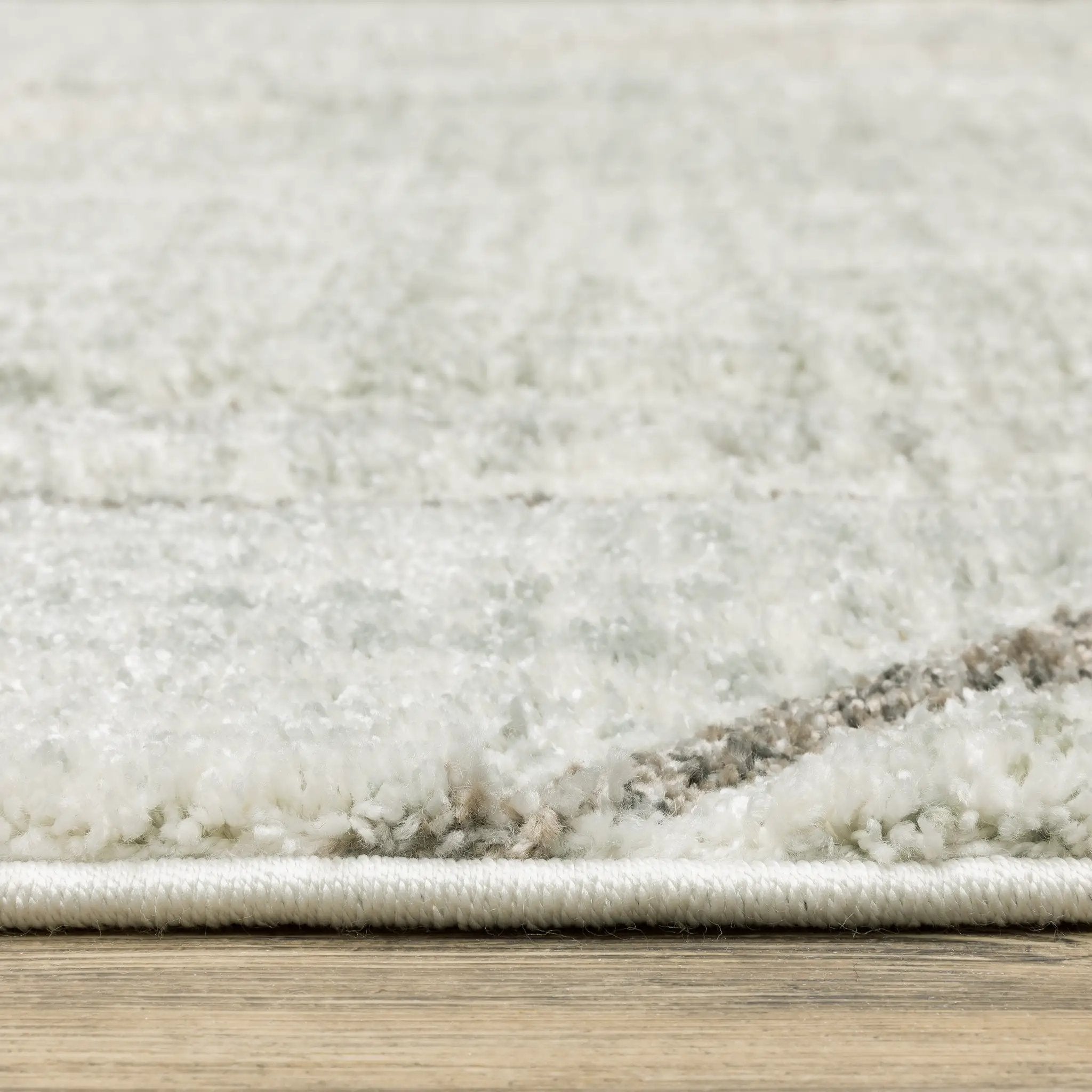 Cambria 5569B Grey/ Beige Area Rug by Oriental Weavers