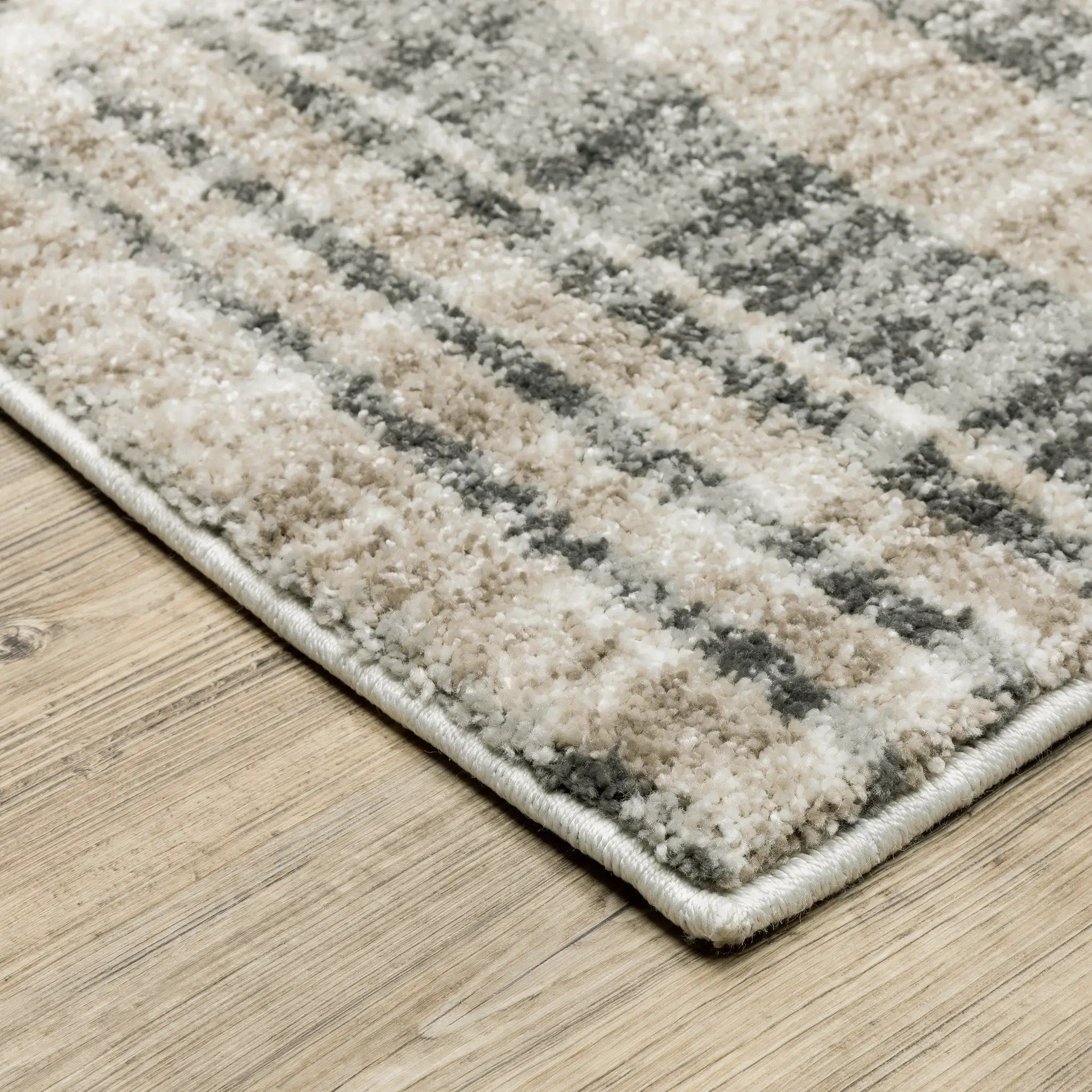 Cambria 055X2 Tan/ Charcoal Area Rug by Oriental Weavers