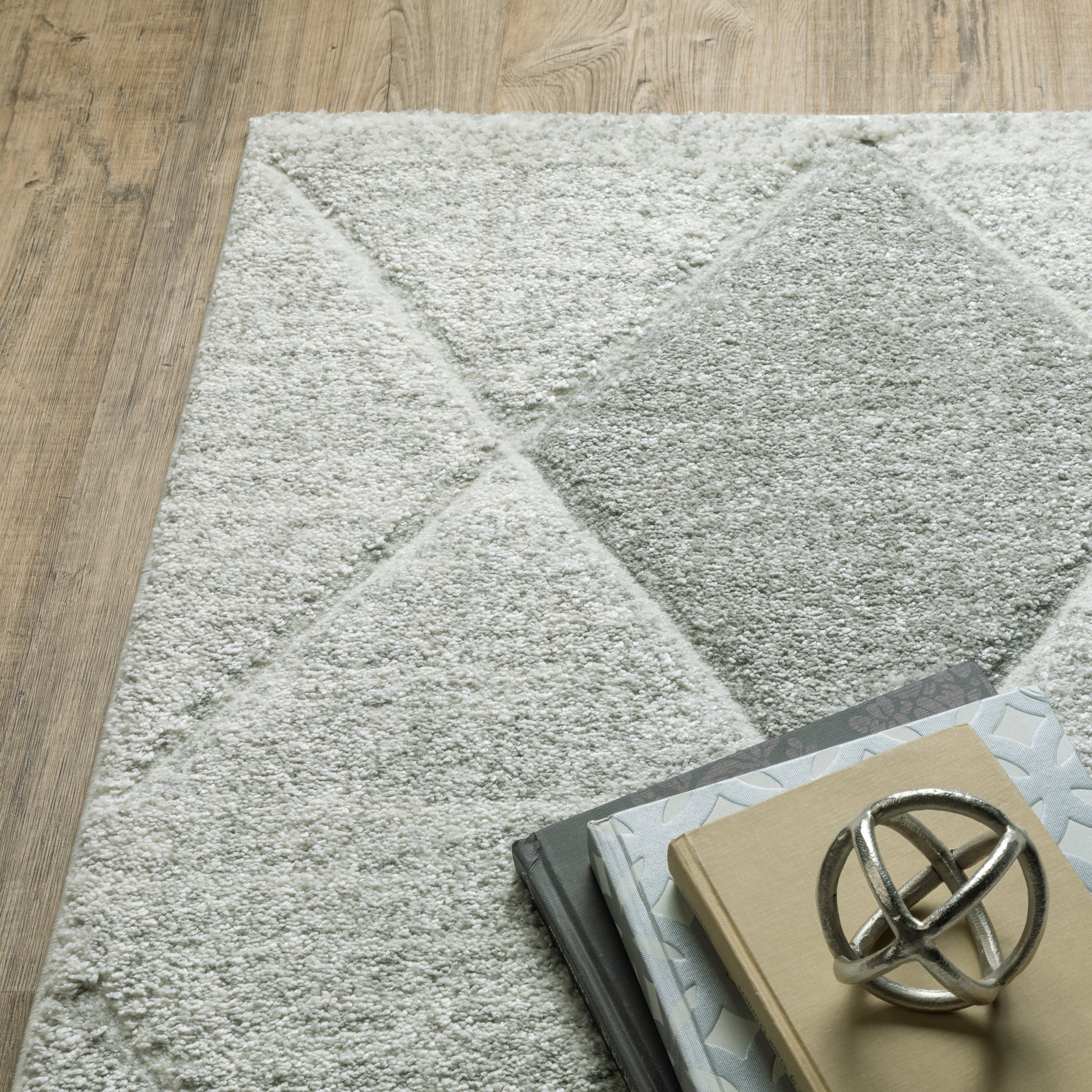 Oriental Weavers Cambria 005W2 plush modern rug featuring abstract pattern in grey/ ivory tones
