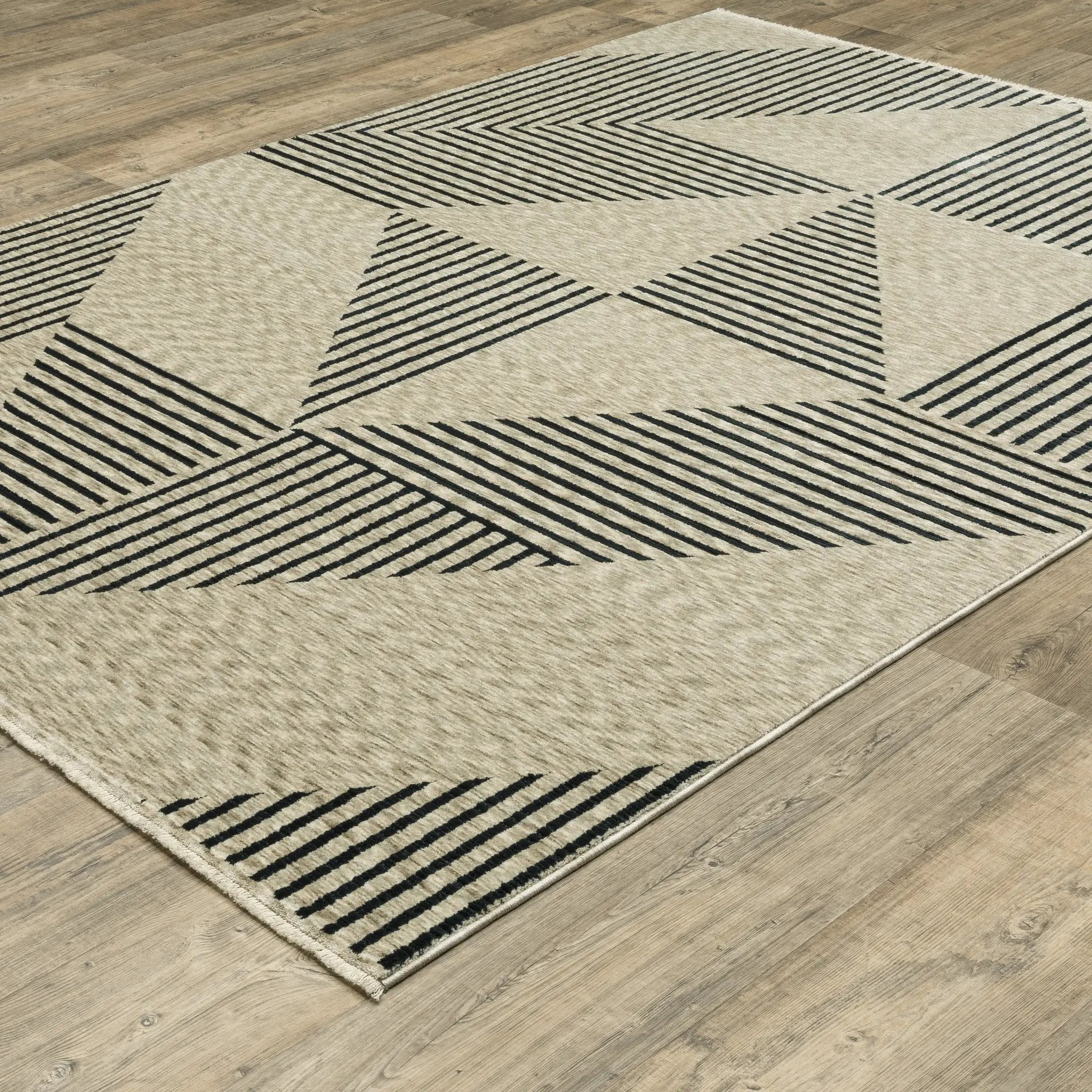 Capella CAP04 Beige/ Deep Navy Area Rug by Oriental Weavers