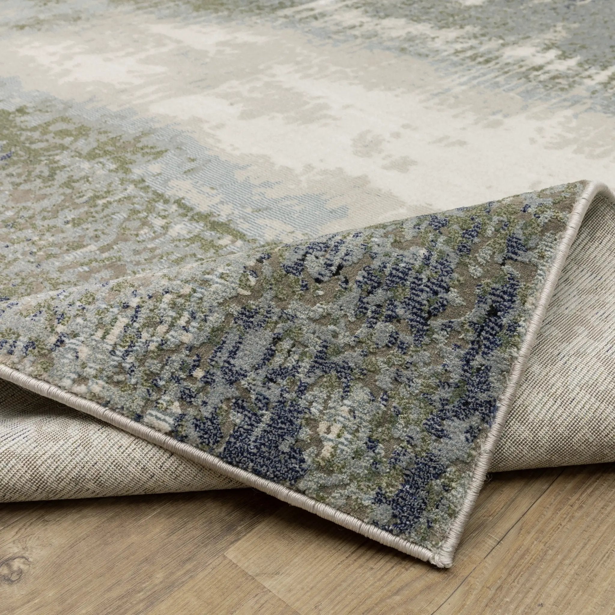 Caravan 5571H Blue/ Green Area Rug by Oriental Weavers