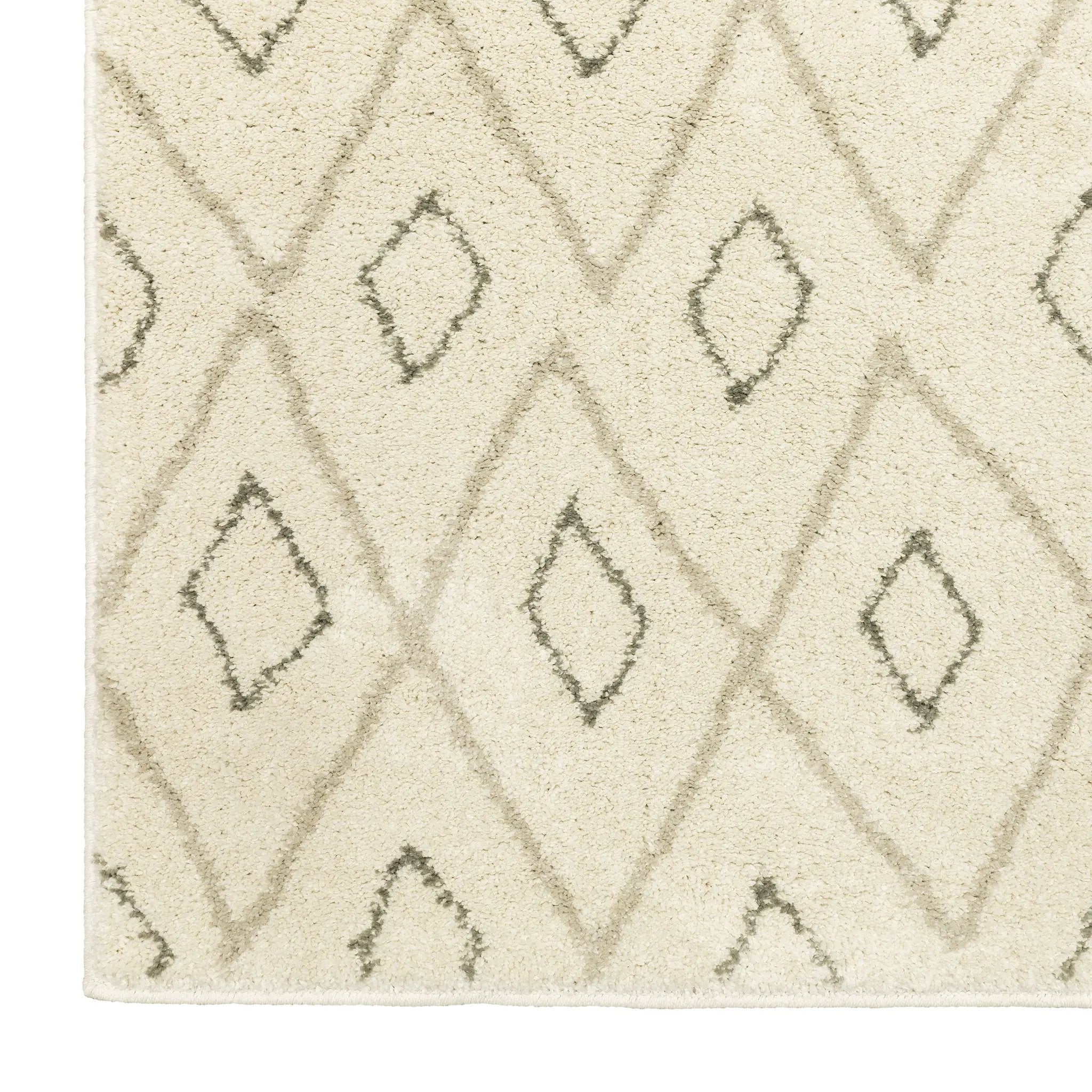 Carson 3943G Ivory/ Sand Area Rug by Oriental Weavers