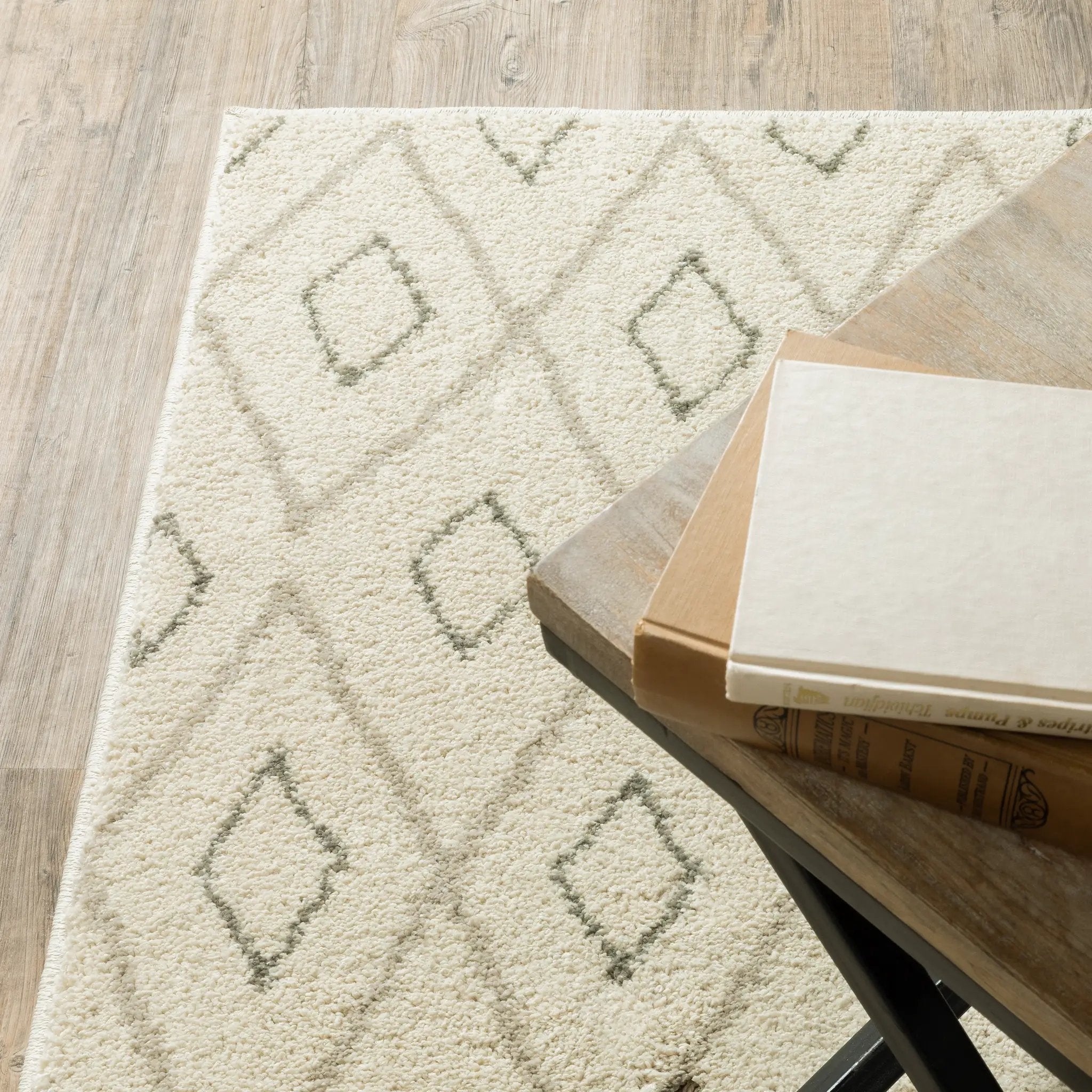 Carson 3943G Ivory/ Sand Area Rug by Oriental Weavers