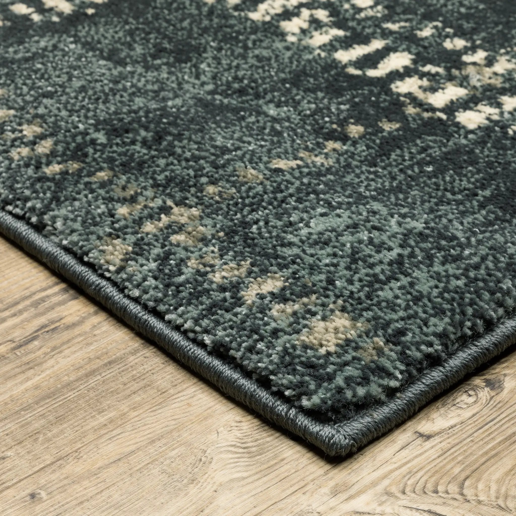 Carson 0746J Blue/ Ivory Area Rug by Oriental Weavers