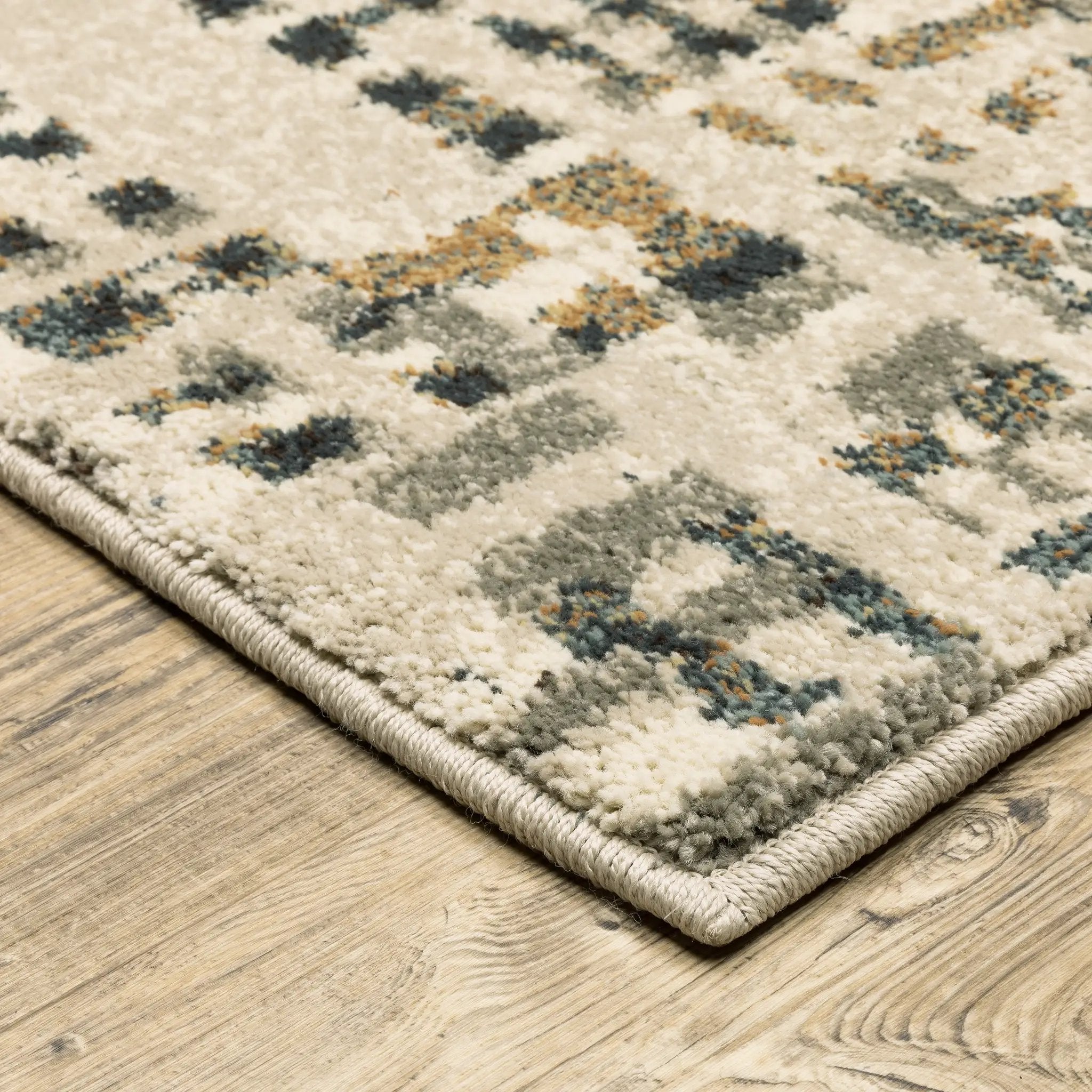 Carson 0748F Beige/ Grey Area Rug by Oriental Weavers