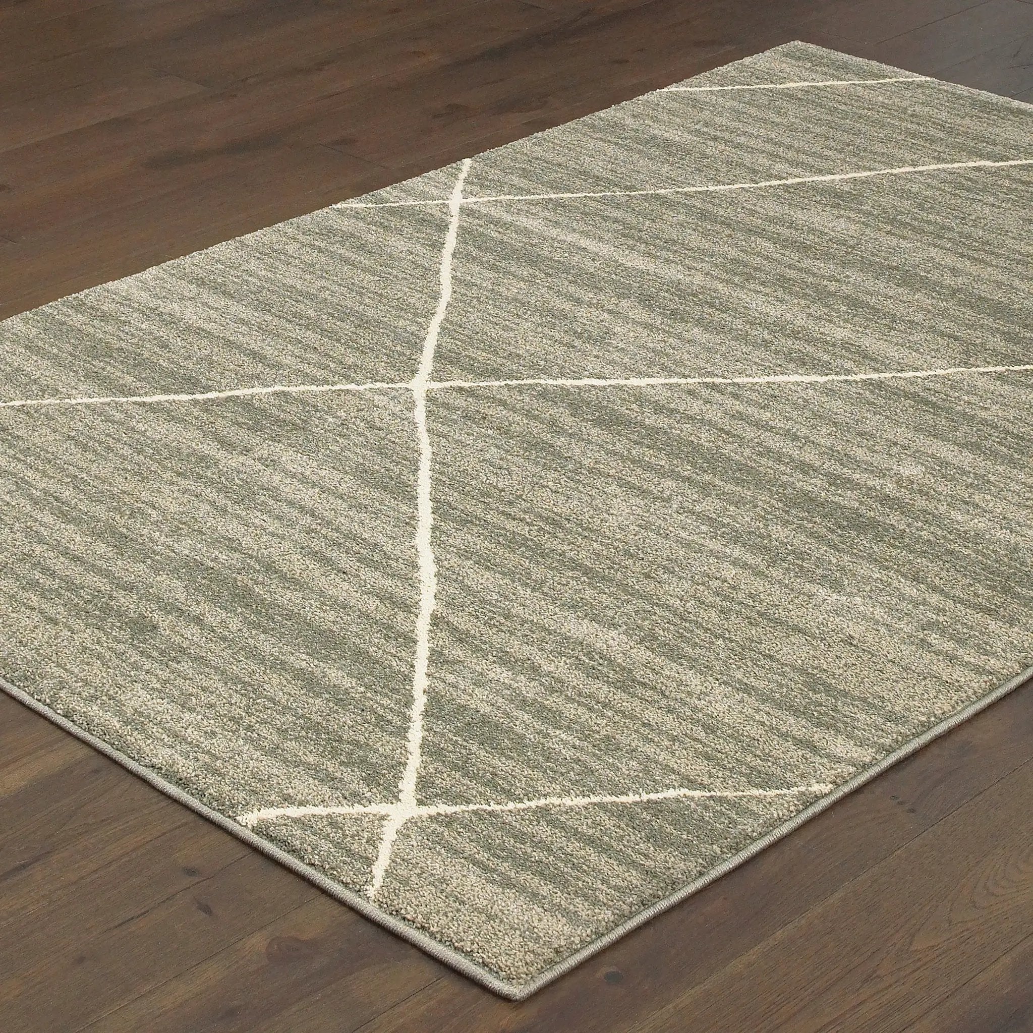 Carson 9661A Grey/ Ivory Area Rug by Oriental Weavers