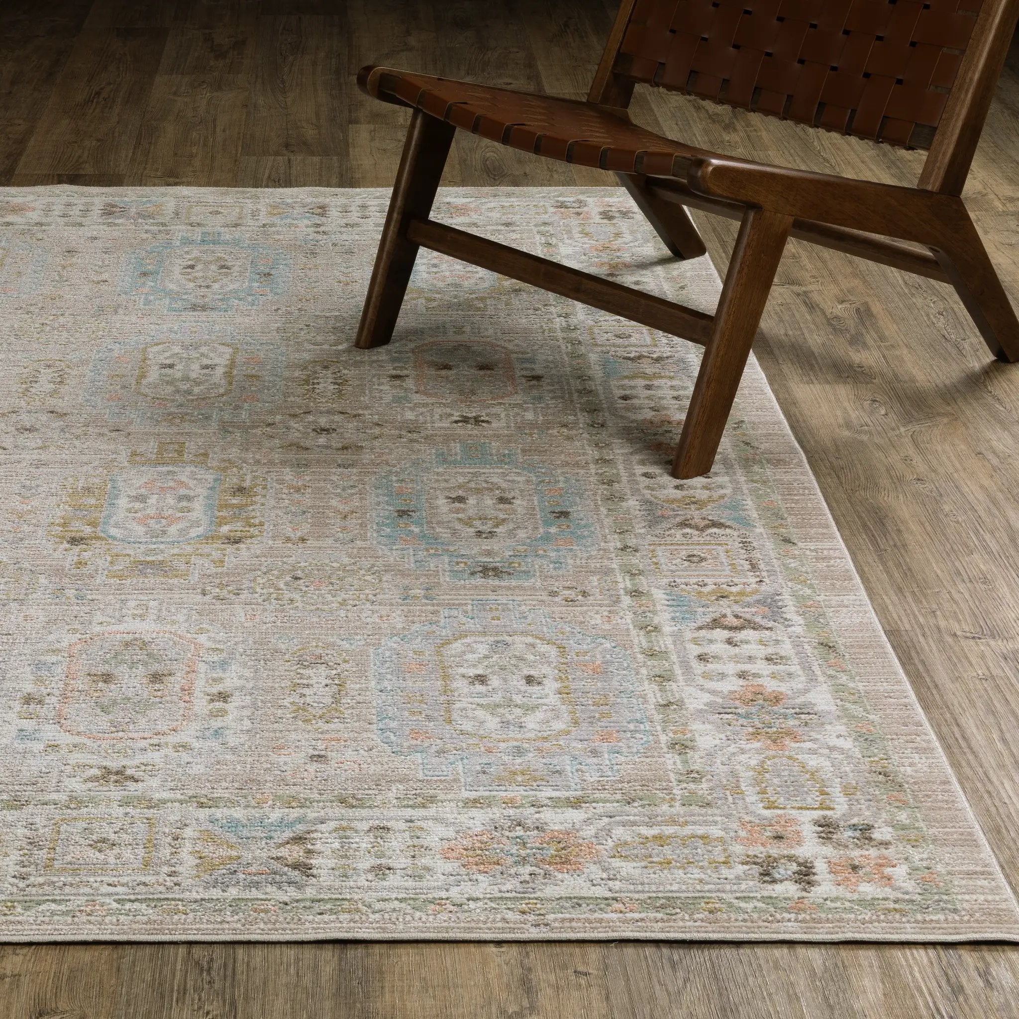 Cavett CAV04 Beige/ Blue Area Rug by Oriental Weavers