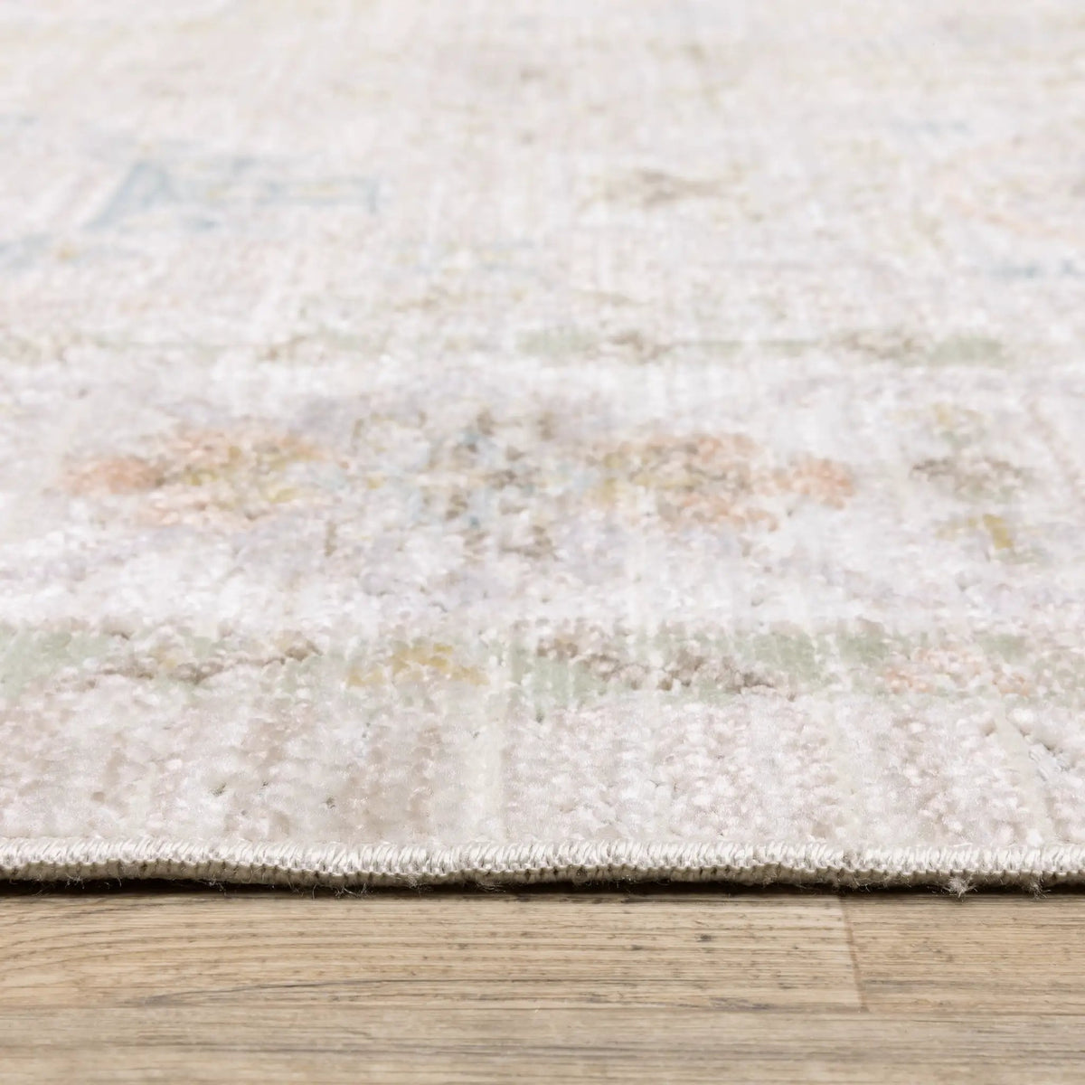 Cavett CAV04 Beige/ Blue Area Rug by Oriental Weavers