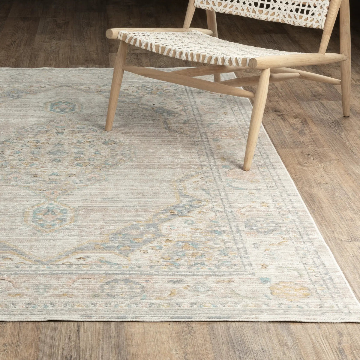 Cavett CAV11 Beige/ Blue Area Rug by Oriental Weavers