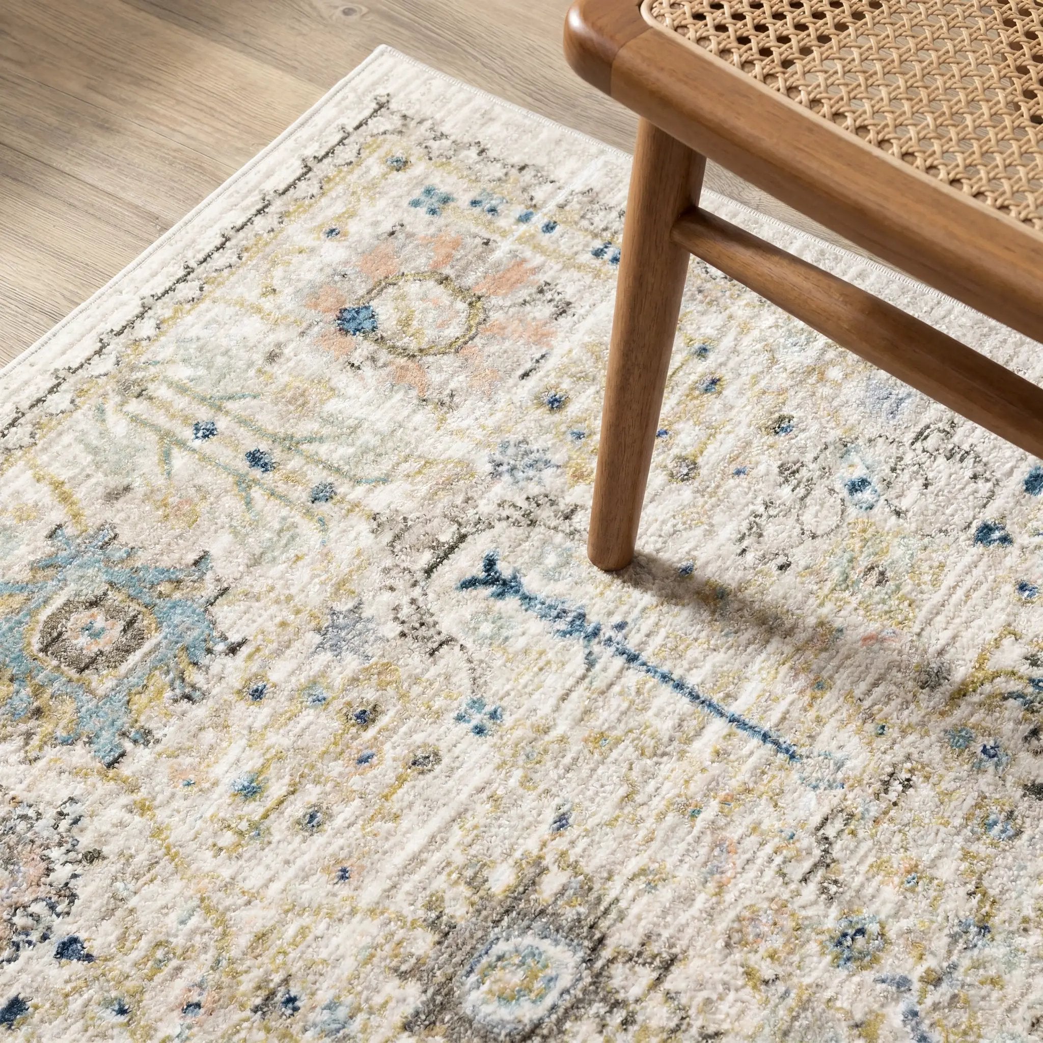 Cavett CAV13 Blue/ Pink Area Rug by Oriental Weavers