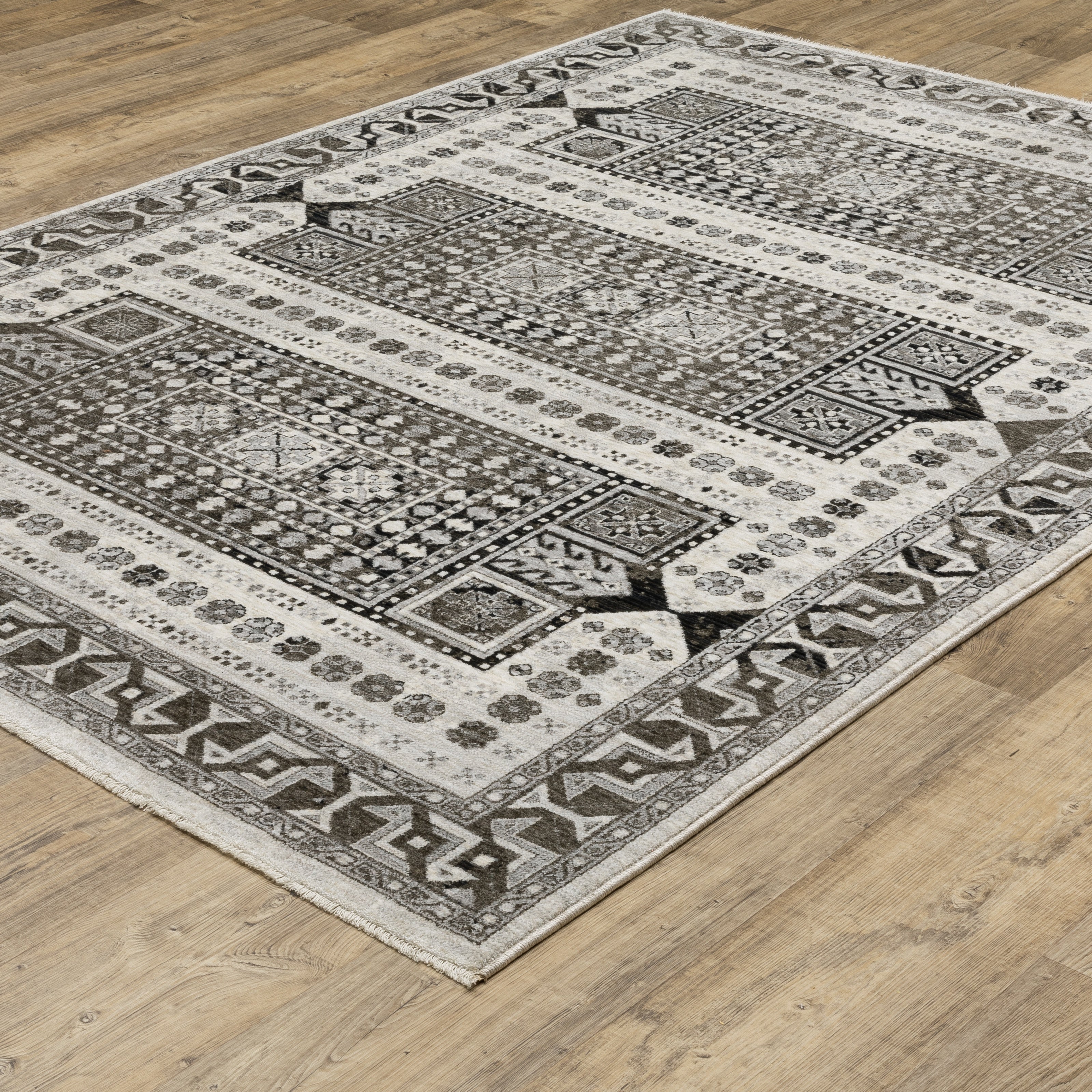 Oriental Weavers Chamberlain CH01G plush traditional rug featuring decorative pattern in ivory/ charcoal tones