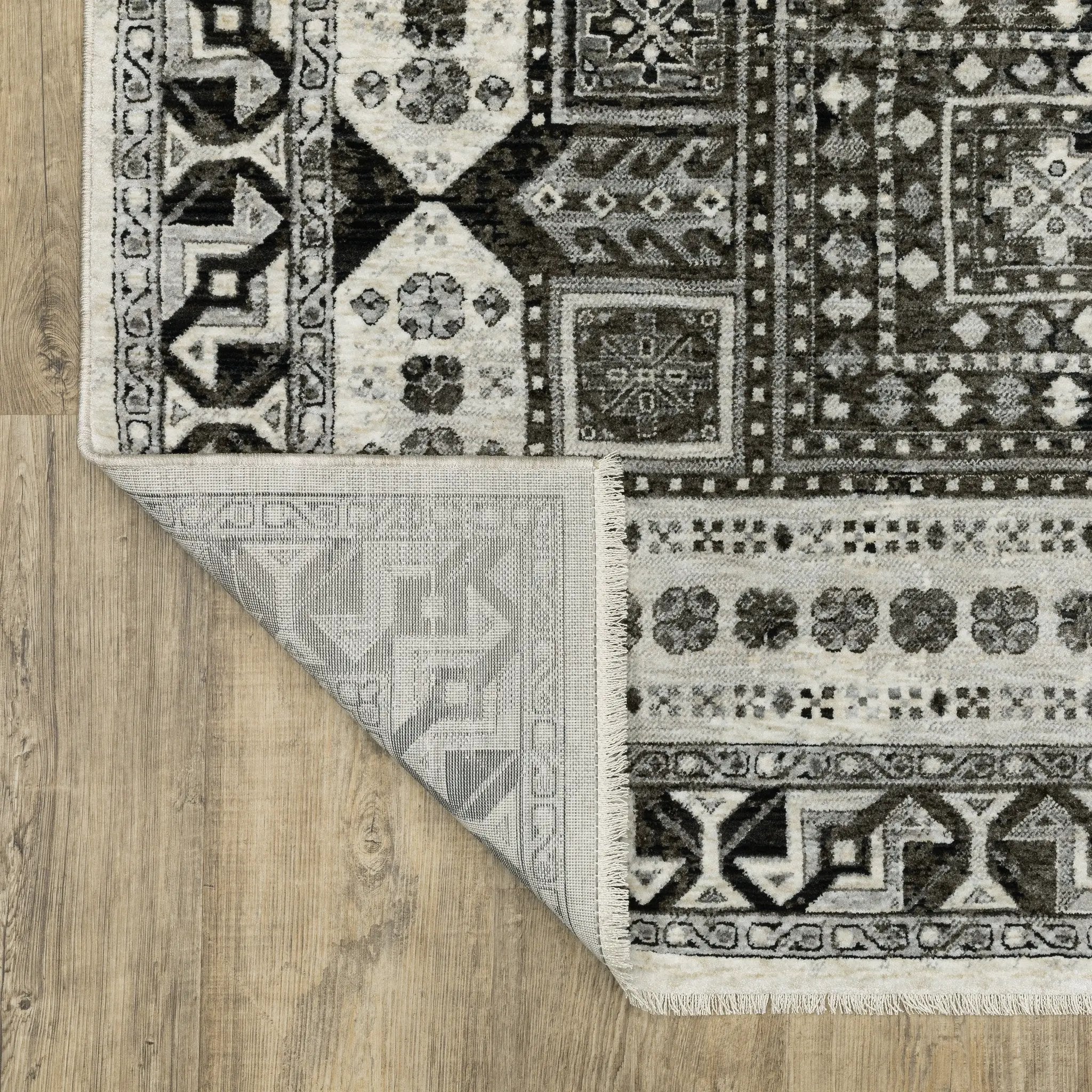 Chamberlain CH01G Ivory/ Charcoal Area Rug by Oriental Weavers