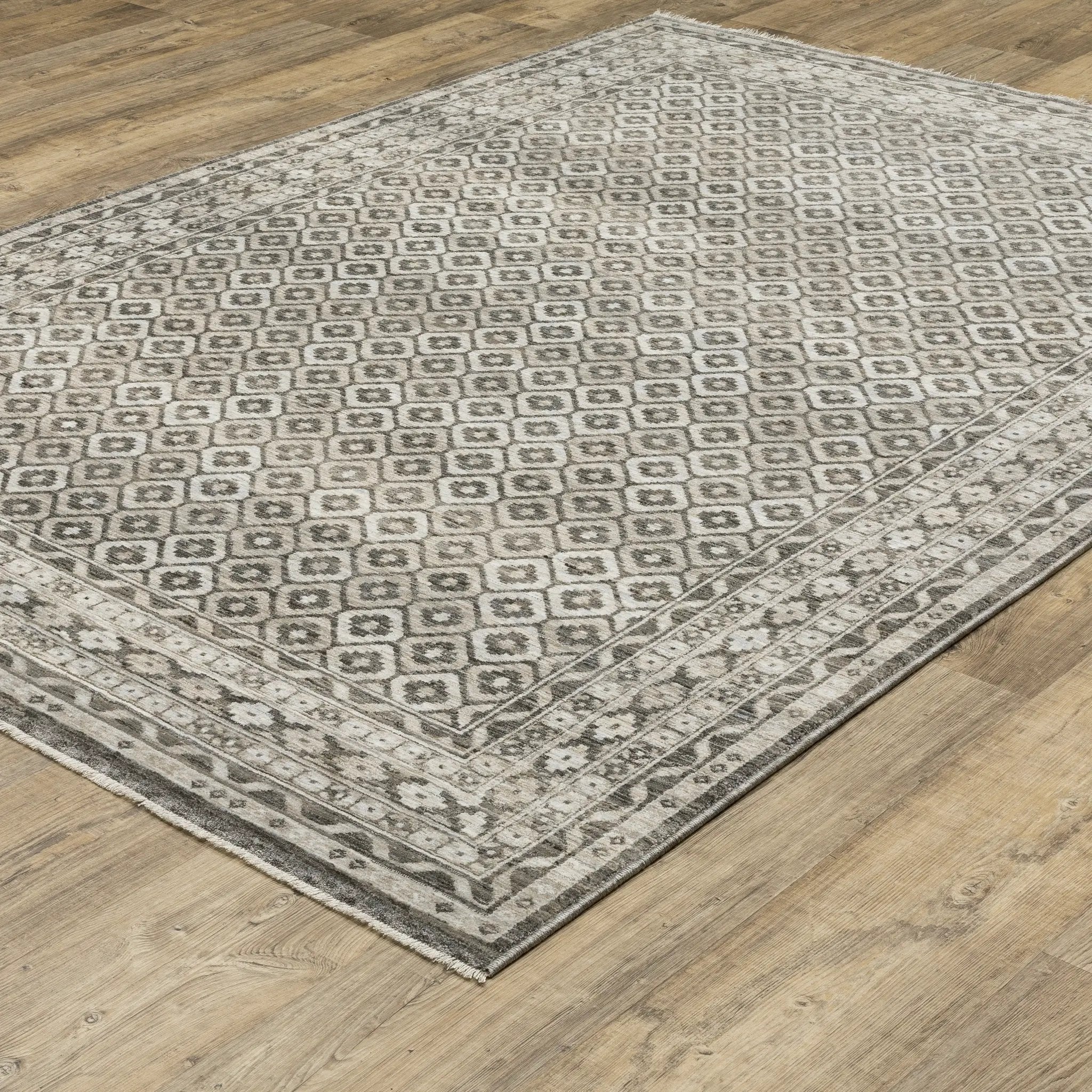 Chamberlain CH03B Grey/ Beige Area Rug by Oriental Weavers