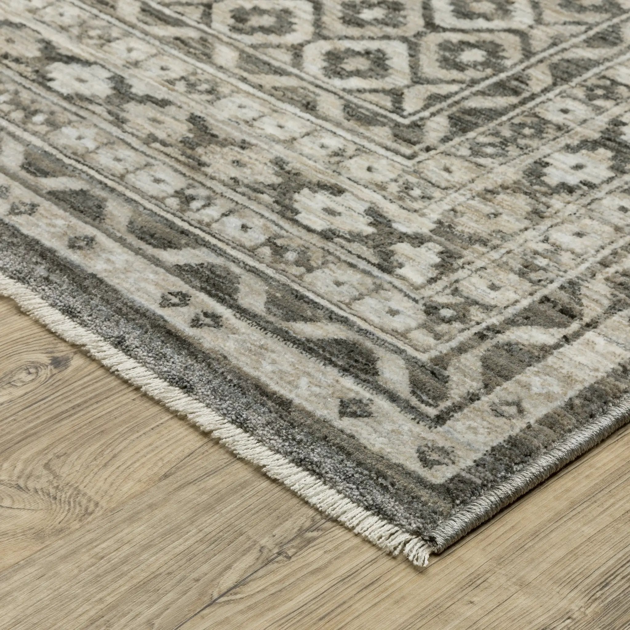 Chamberlain CH03B Grey/ Beige Area Rug by Oriental Weavers