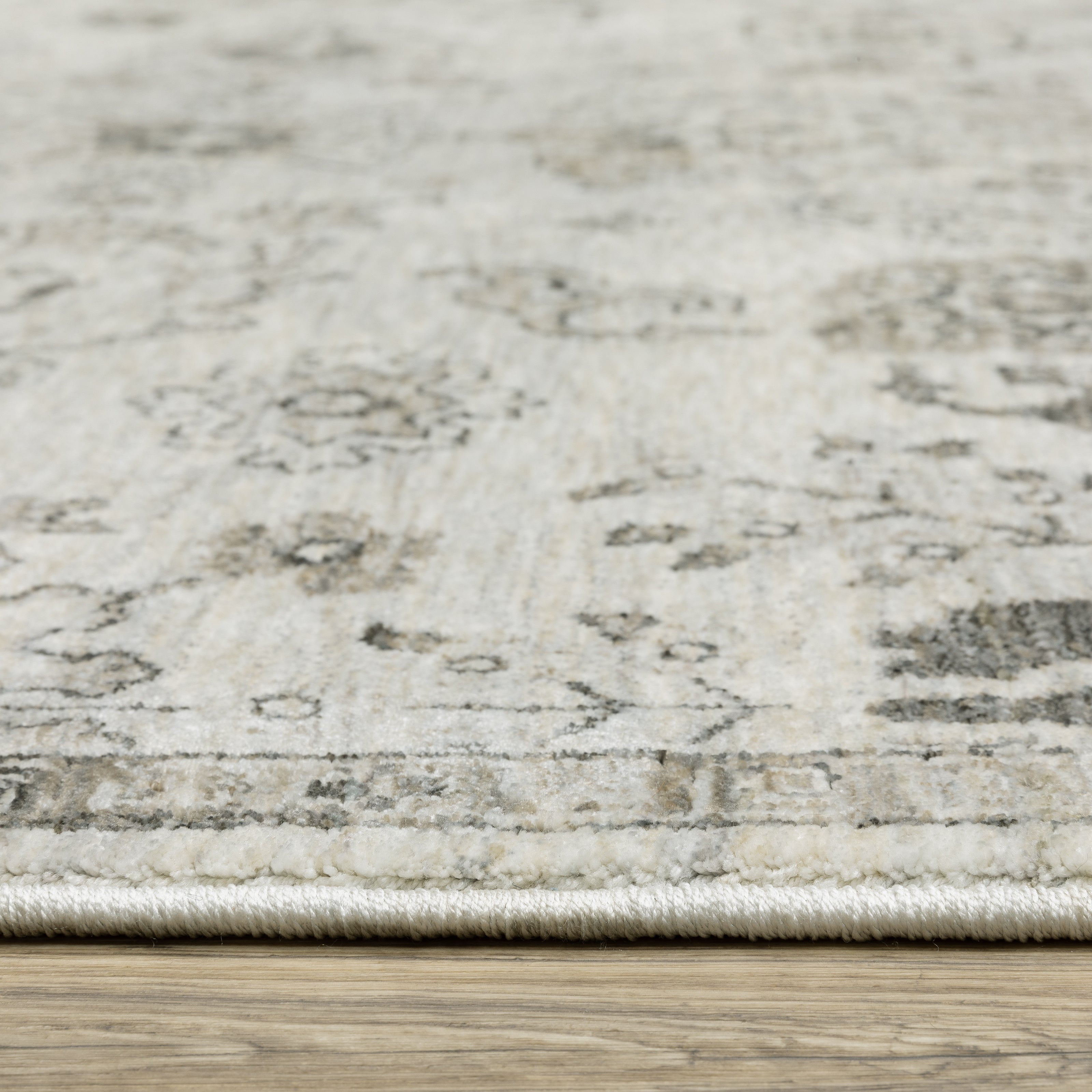 Oriental Weavers Chamberlain CH06B plush traditional rug featuring decorative pattern in ivory/ grey tones
