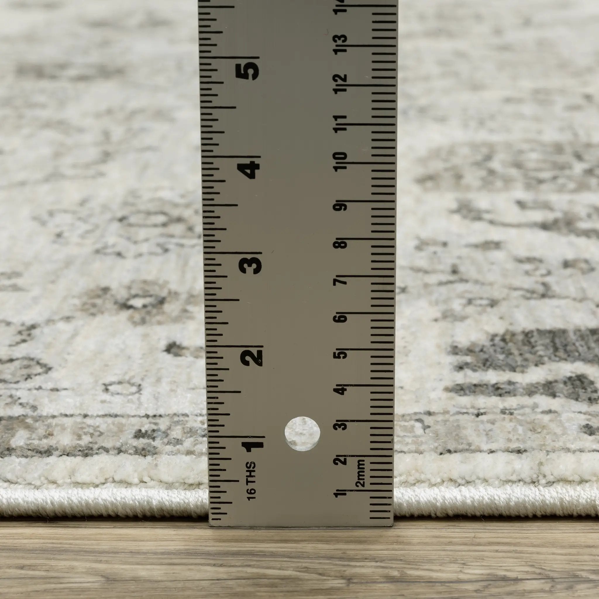 Chamberlain CH06B Ivory/ Grey Area Rug by Oriental Weavers