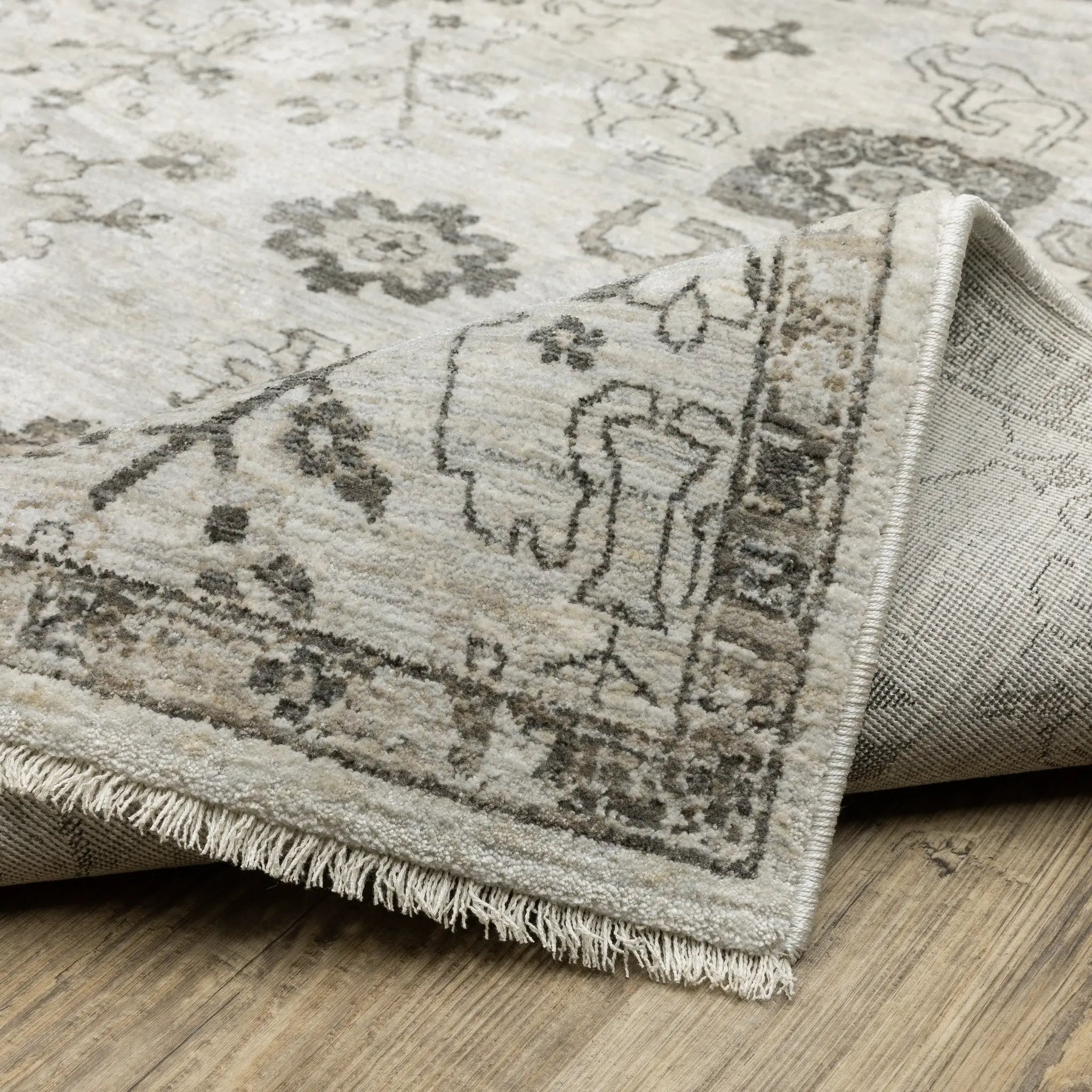 Chamberlain CH06B Ivory/ Grey Area Rug by Oriental Weavers