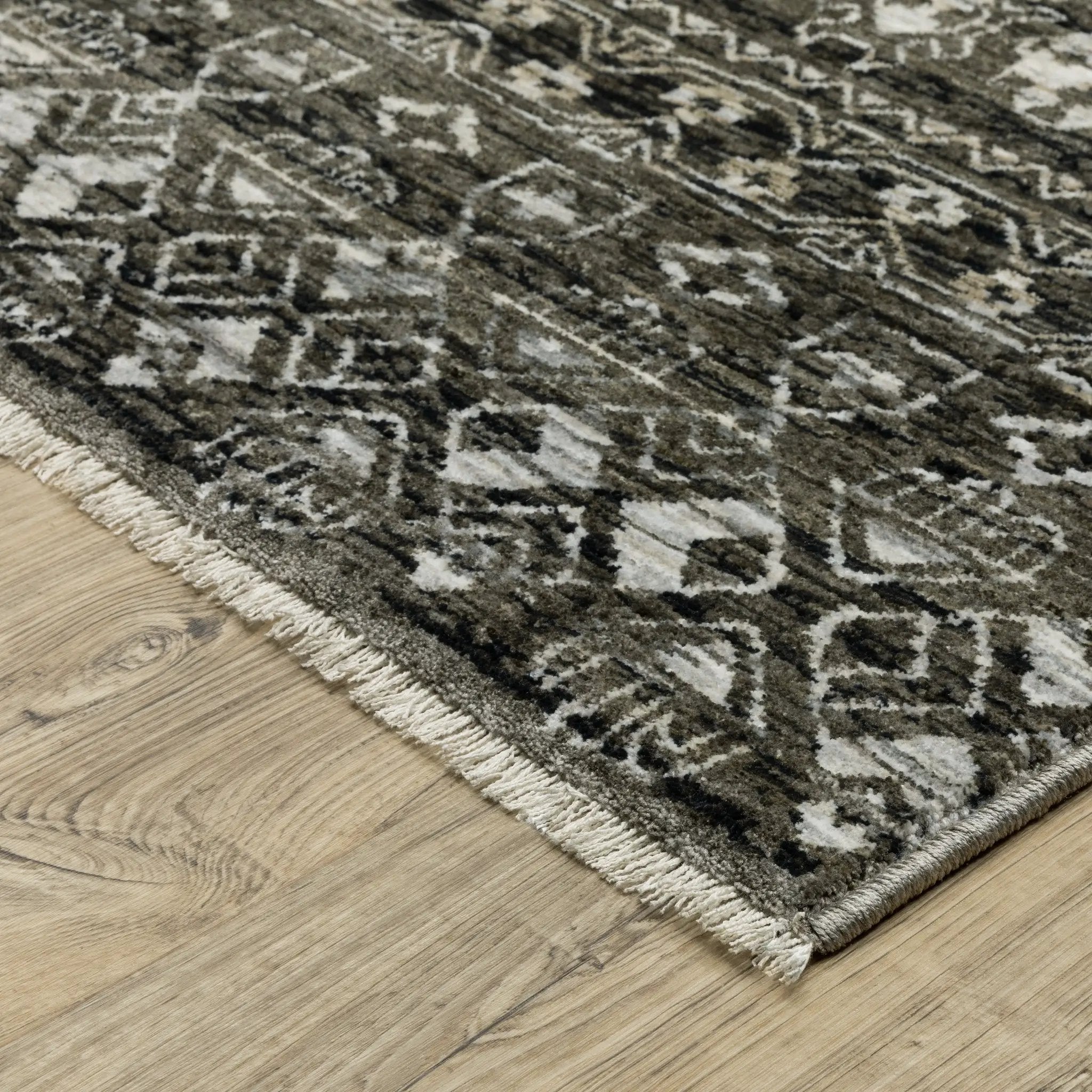 Chamberlain CH07C Black/ Grey Area Rug by Oriental Weavers