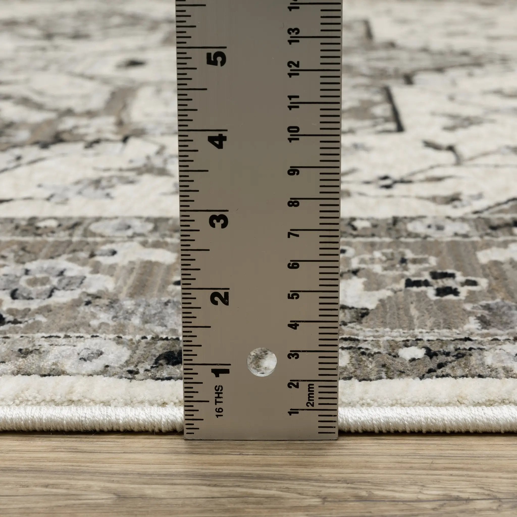 Chamberlain CH09A Ivory/ Grey Area Rug by Oriental Weavers