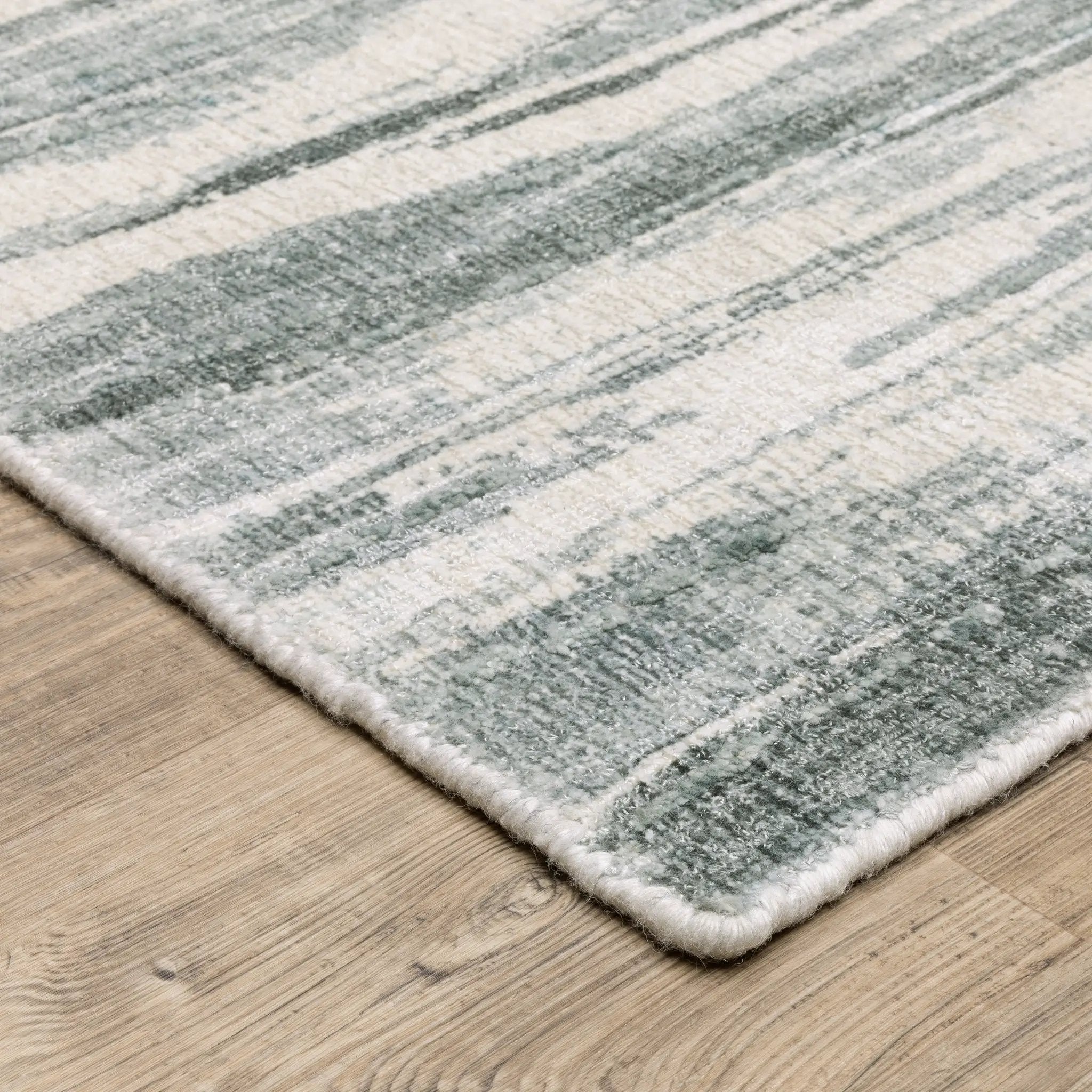 Clarke CLA03 Green/ Ivory Area Rug by Oriental Weavers