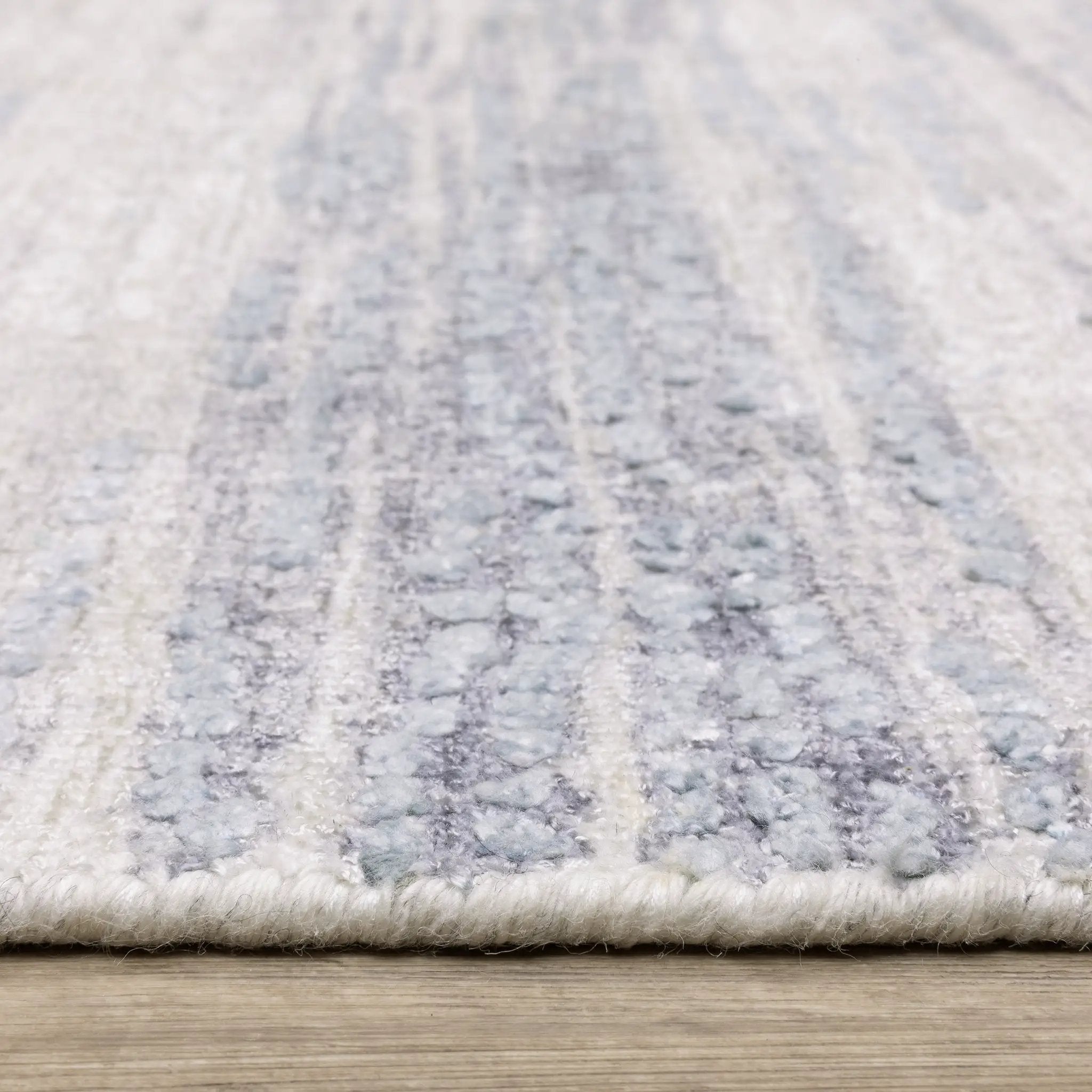 Clarke CLA04 Ivory/ Blue Area Rug by Oriental Weavers