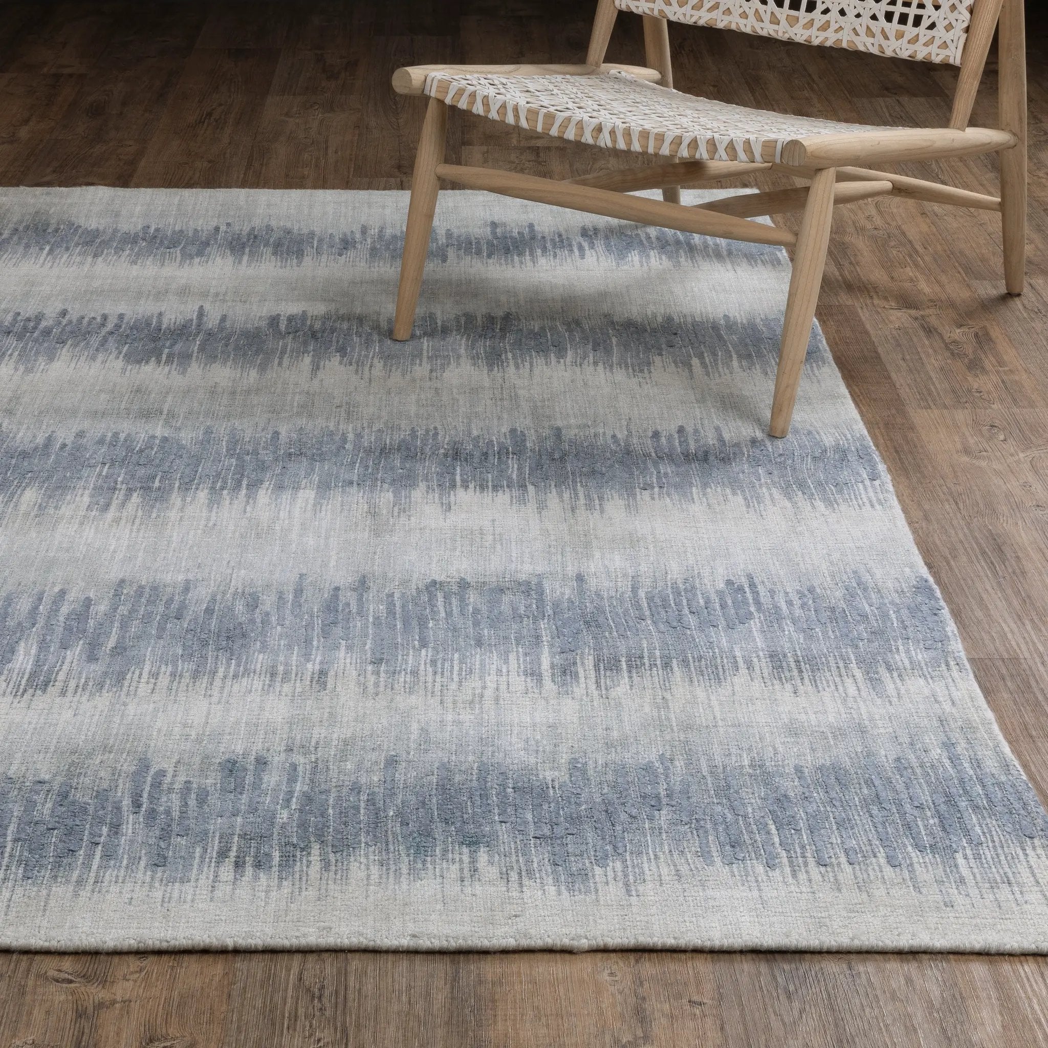 Clarke CLA06 Blue/ Ivory Area Rug by Oriental Weavers