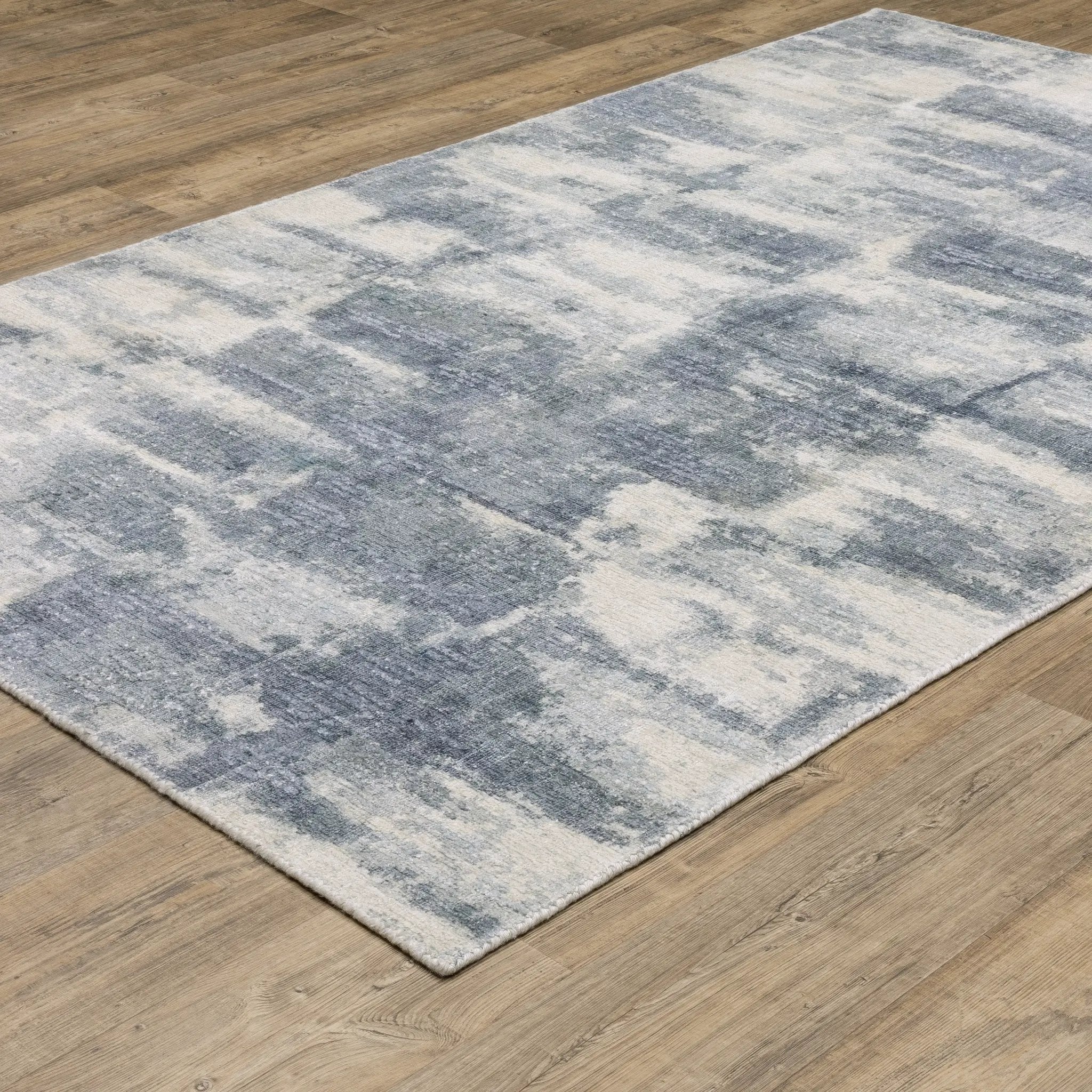 Clarke CLA07 Blue/ Ivory Area Rug by Oriental Weavers