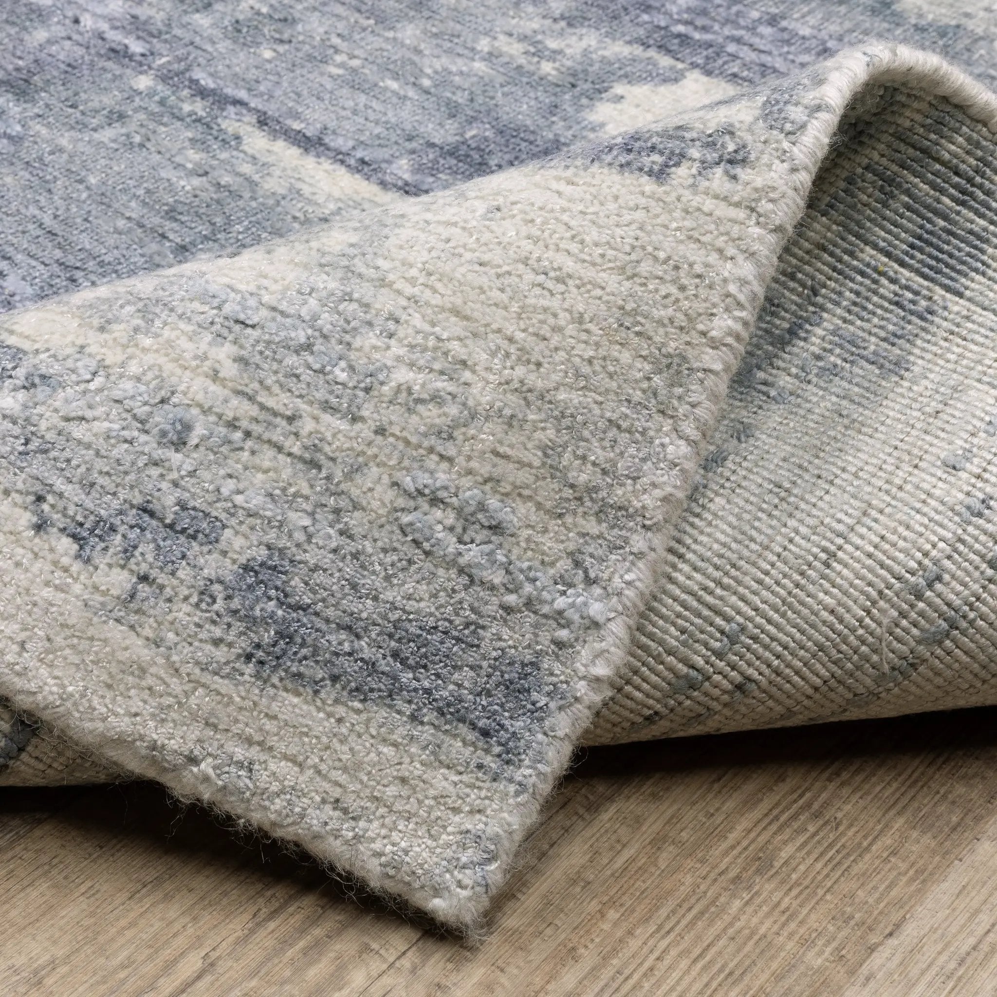 Clarke CLA07 Blue/ Ivory Area Rug by Oriental Weavers
