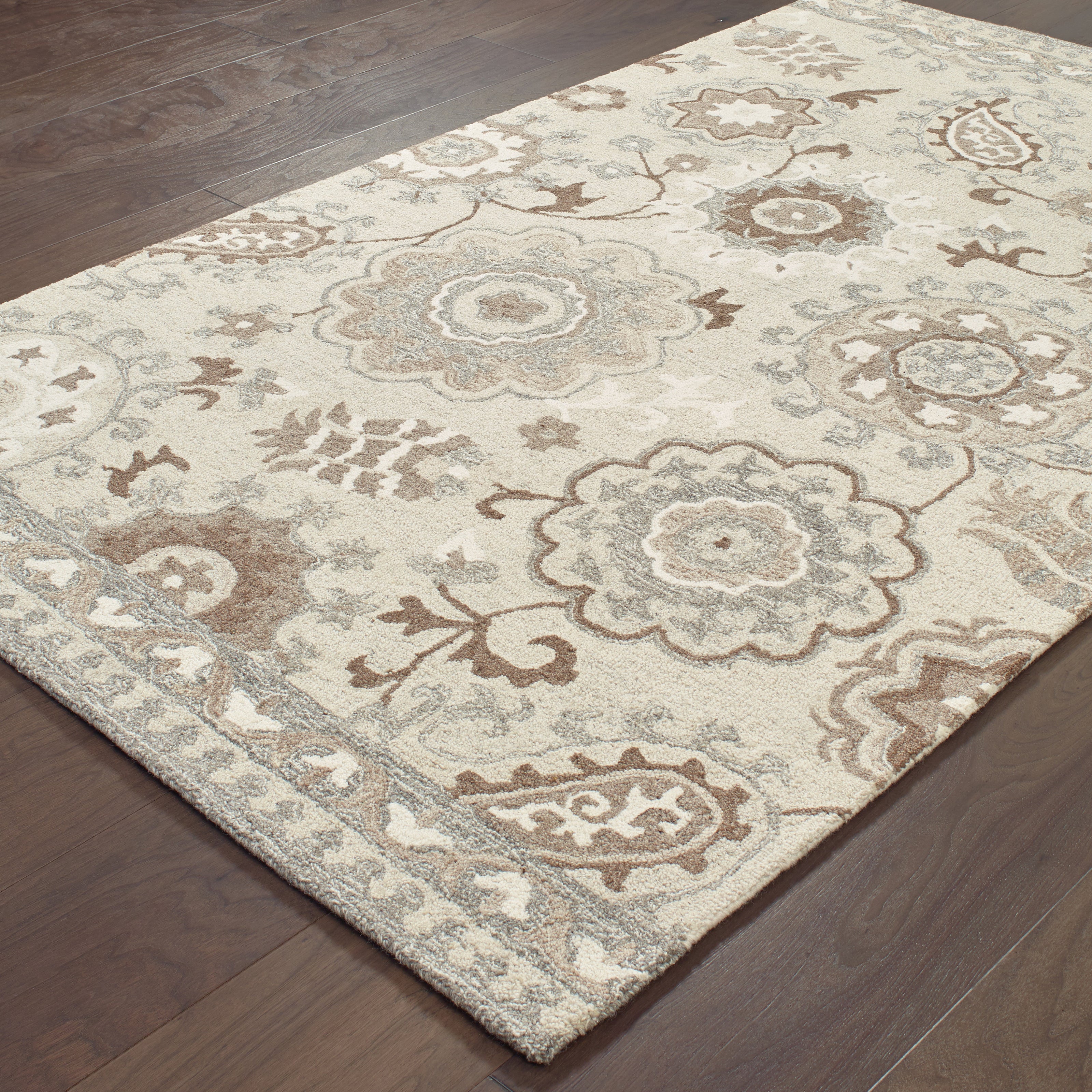 Oriental Weavers Craft 93005 soft traditional rug featuring decorative pattern in ivory/ grey tones