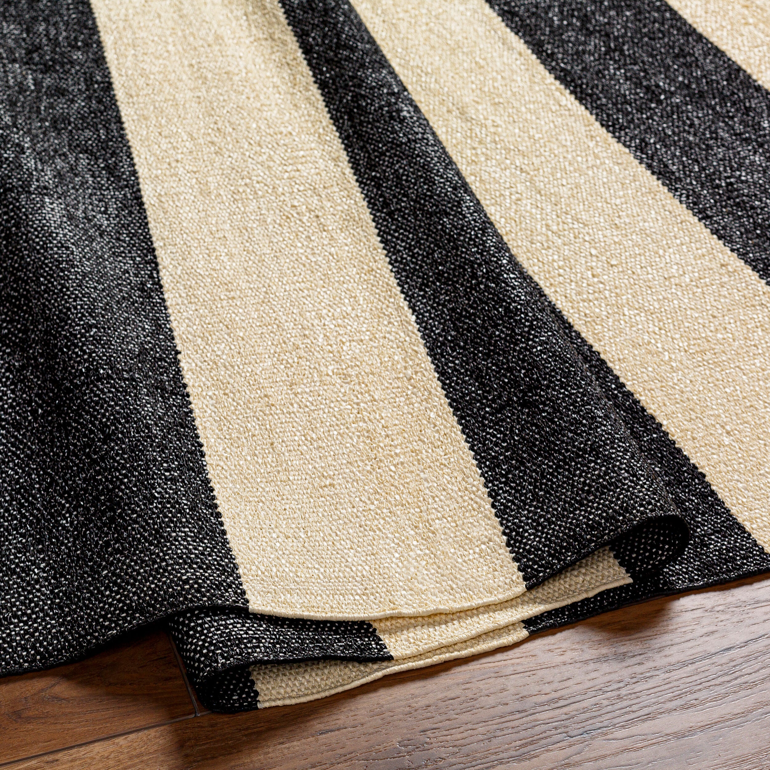 Surya Picnic PIC-4005 Black Area Rug by LIVABLISS