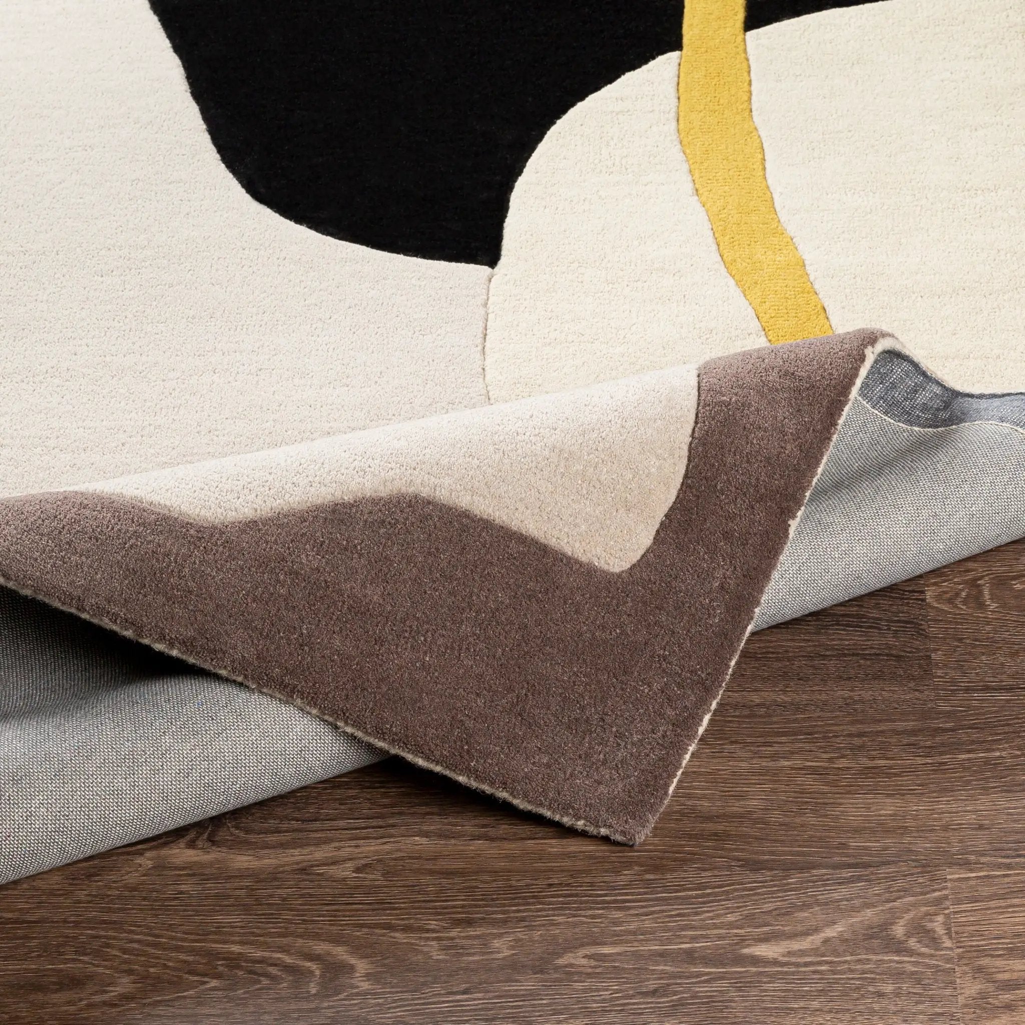 Queens QUN-2303 Mustard Area Rug by LIVABLISS