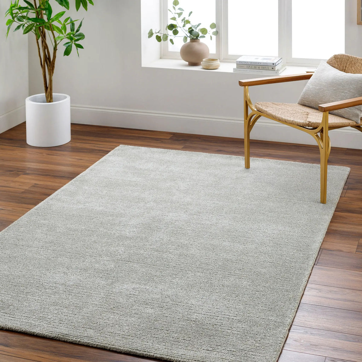 LIVABLISS Richmond RCM-2303 Silver Area Rug
