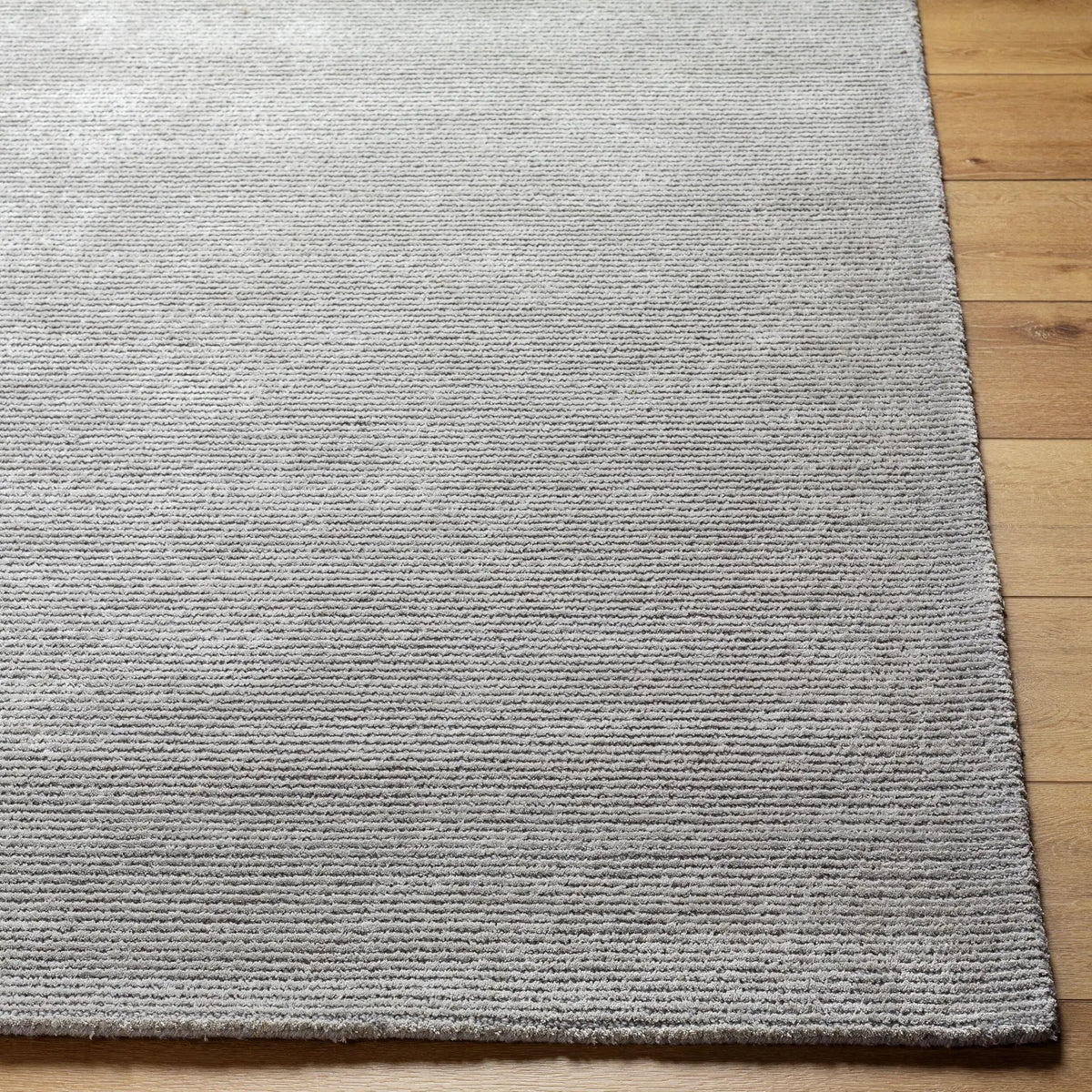LIVABLISS Richmond RCM-2305 Silver Area Rug