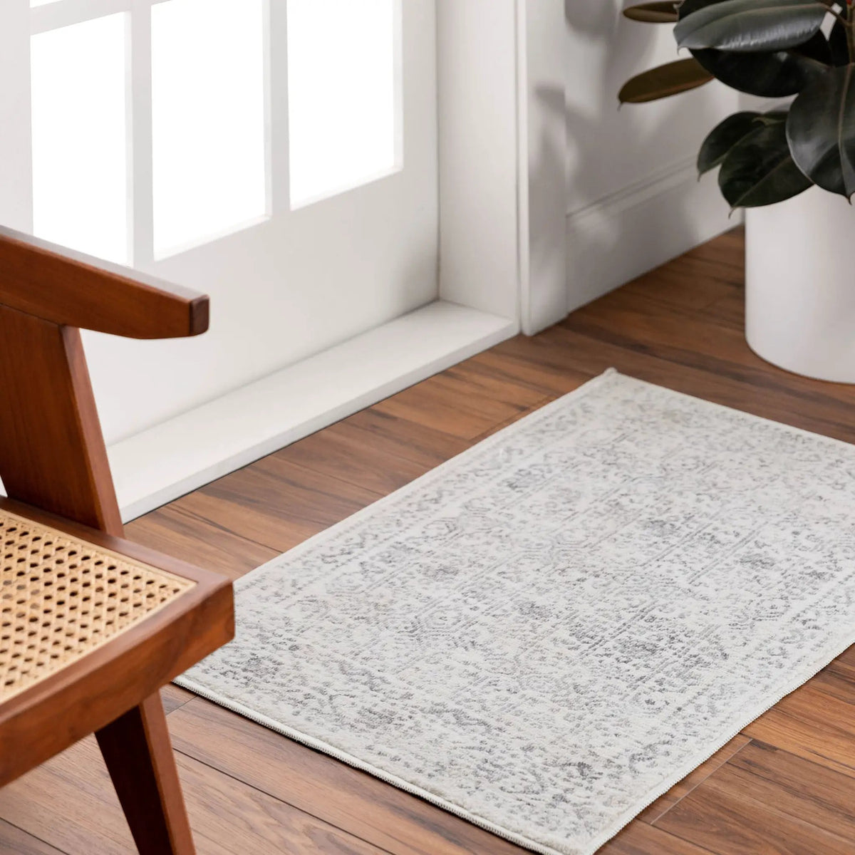 LIVABLISS Roma ROM-2308 Gray Area Rug