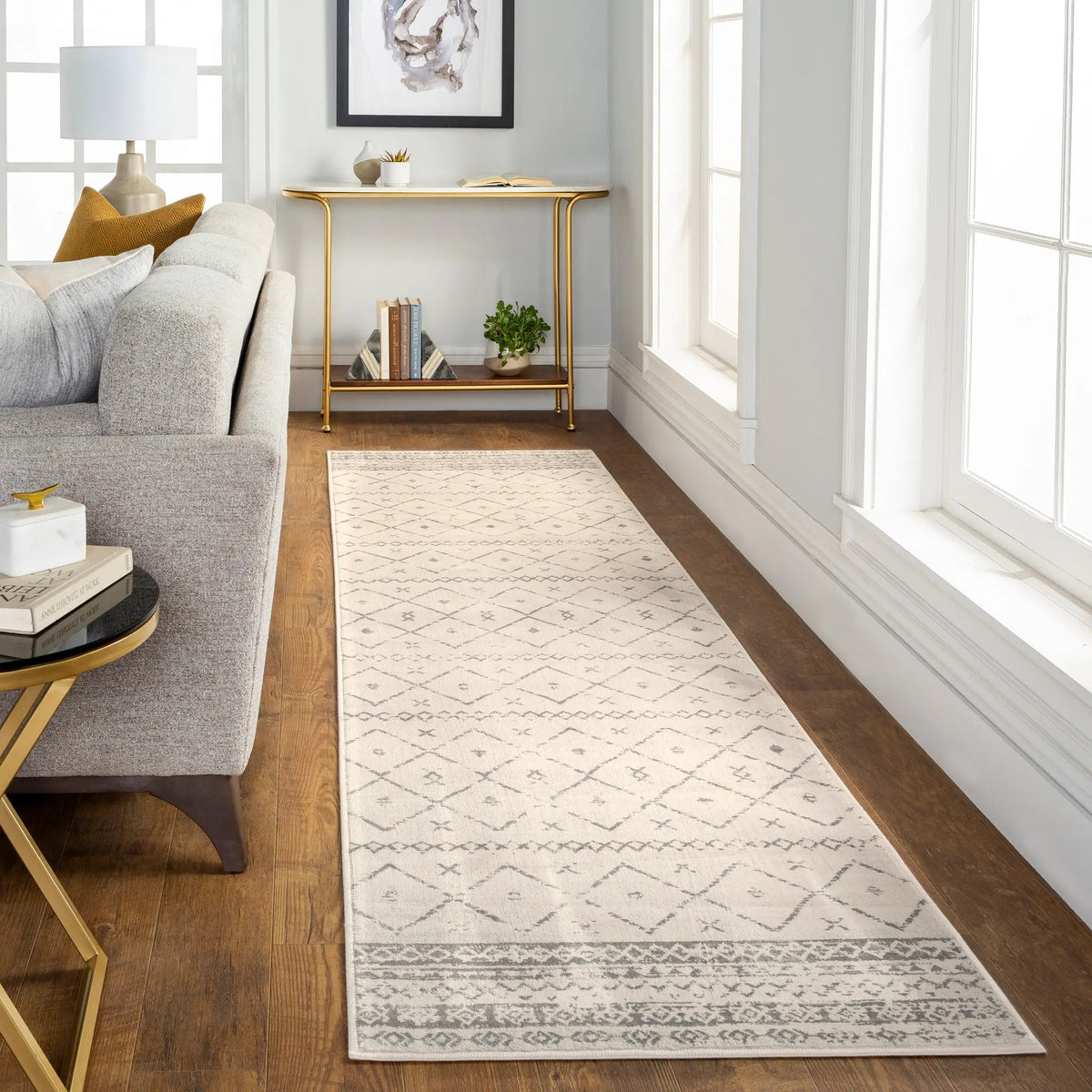 Roma ROM-2338 White Area Rug by LIVABLISS