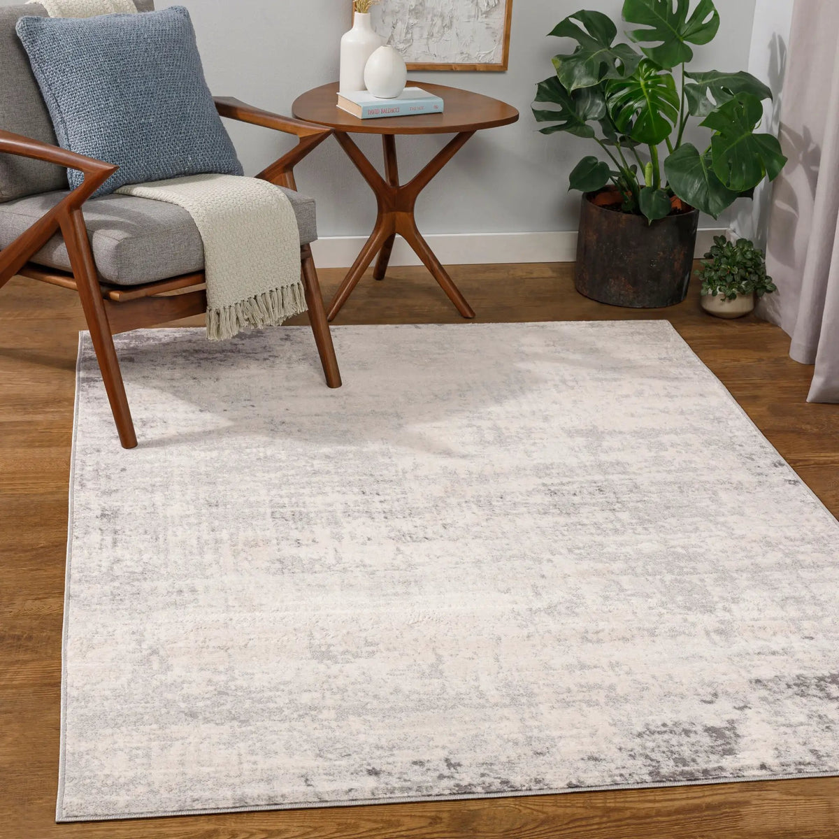 LIVABLISS Roma ROM-2393 Gray Area Rug