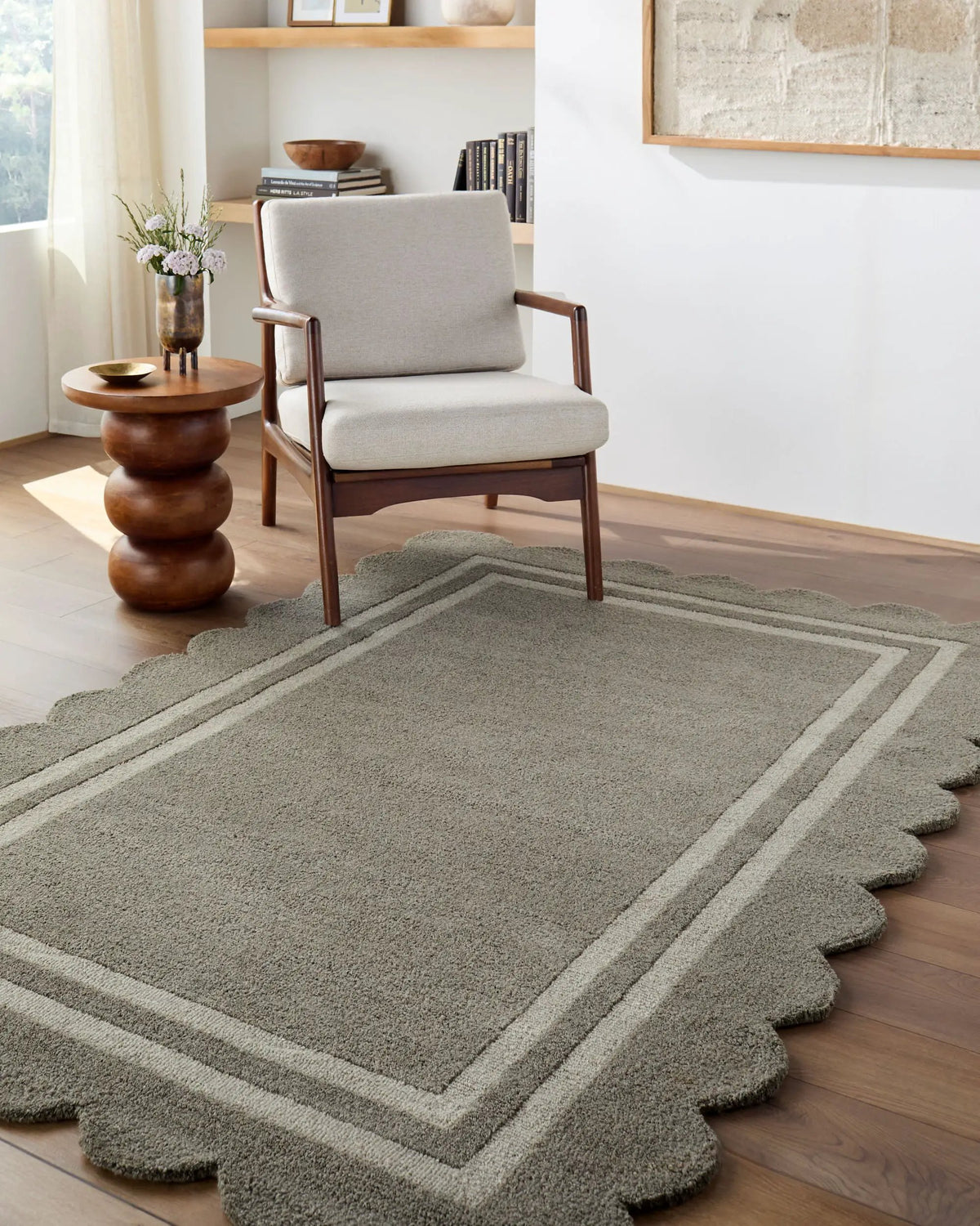 LIVABLISS Scalloped SCP-2302 Stone-Gray Area Rug