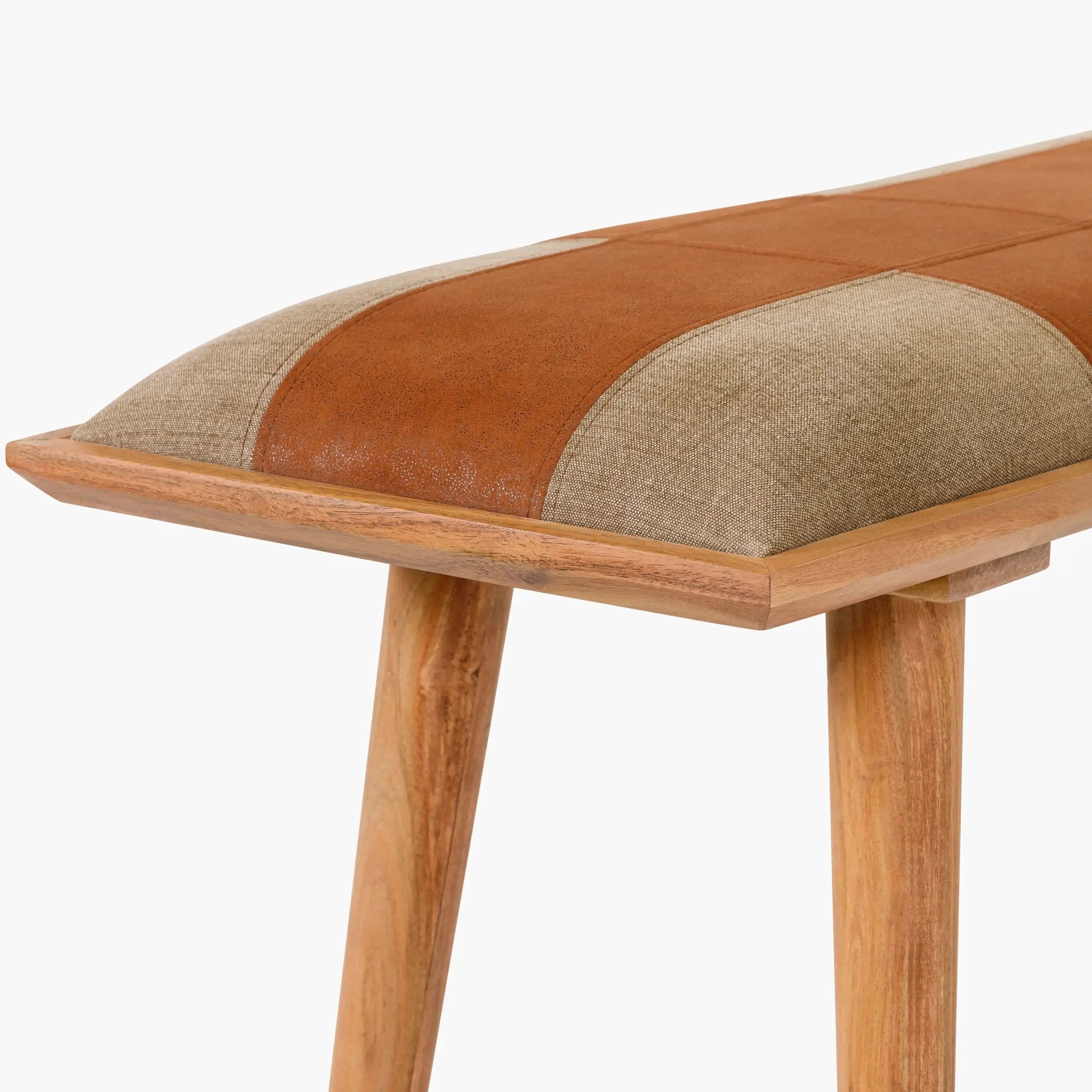 Sacsha SHC-002 Bench by LIVABLISS