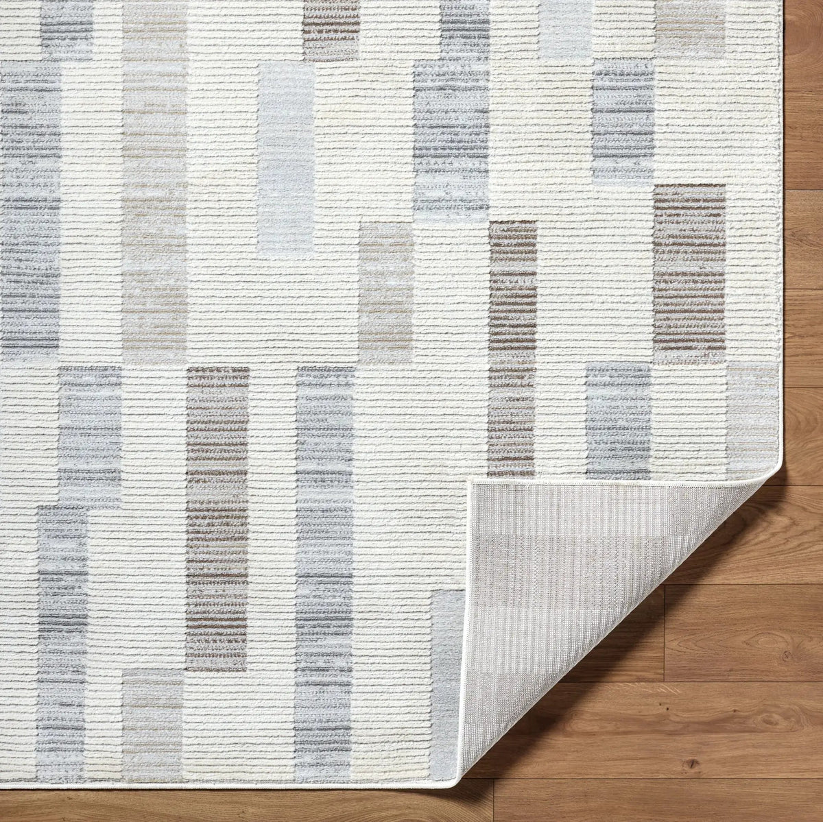 Siyah SIY-2318 White Area Rug by LIVABLISS