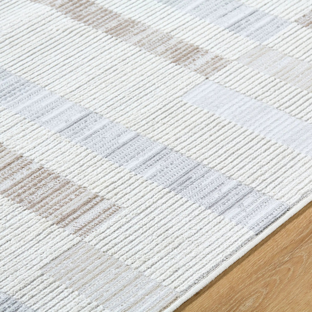 Siyah SIY-2318 White Area Rug by LIVABLISS