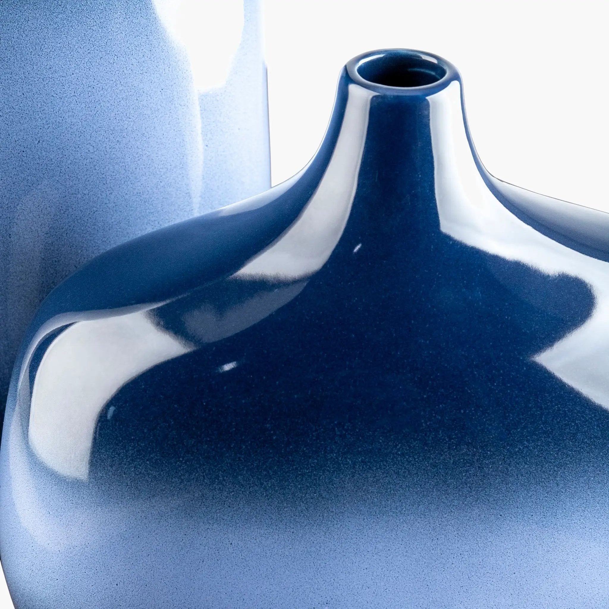 Sparta SPA-001 Vase Set by LIVABLISS
