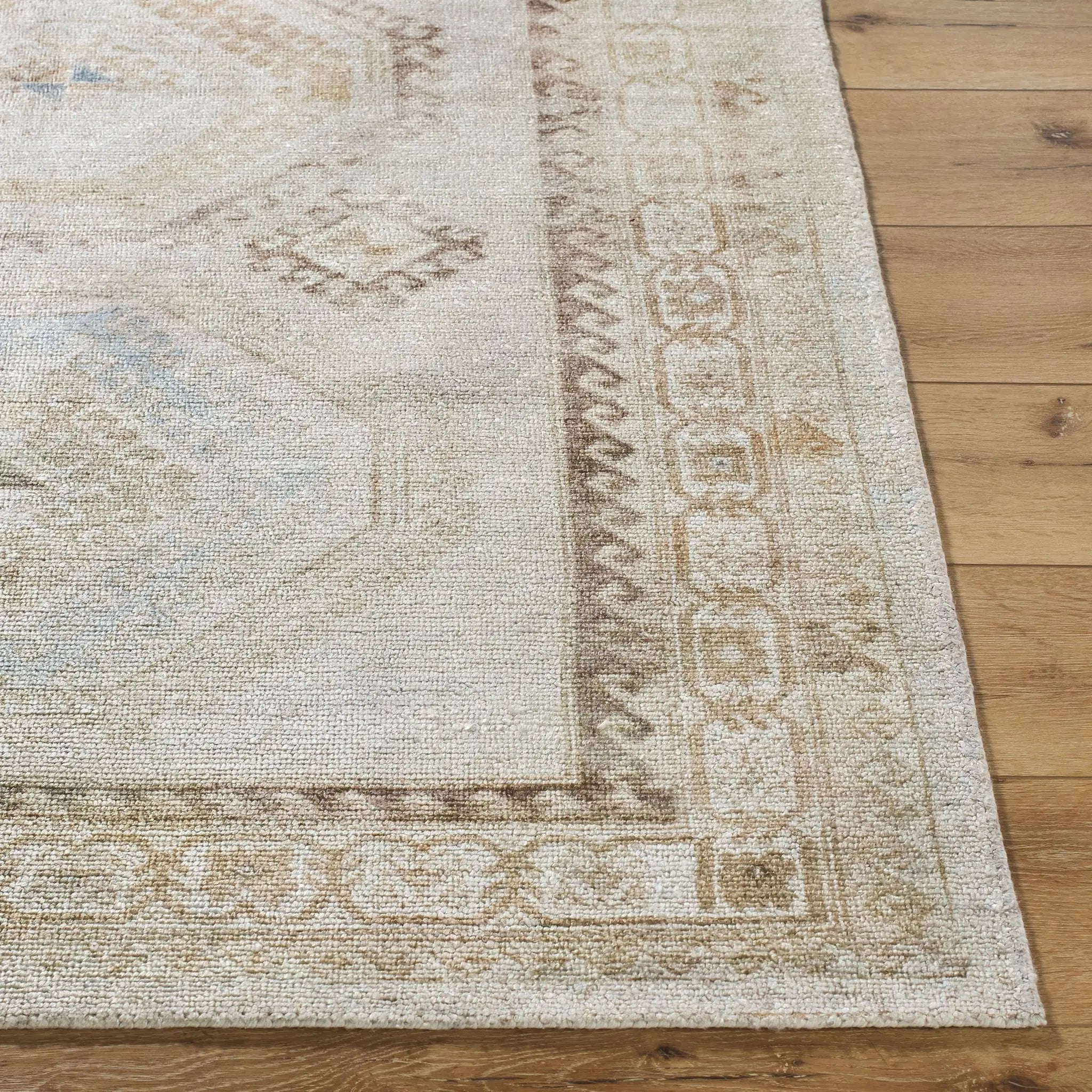 Unique UNQ-2319 Ivory Area Rug by LIVABLISS